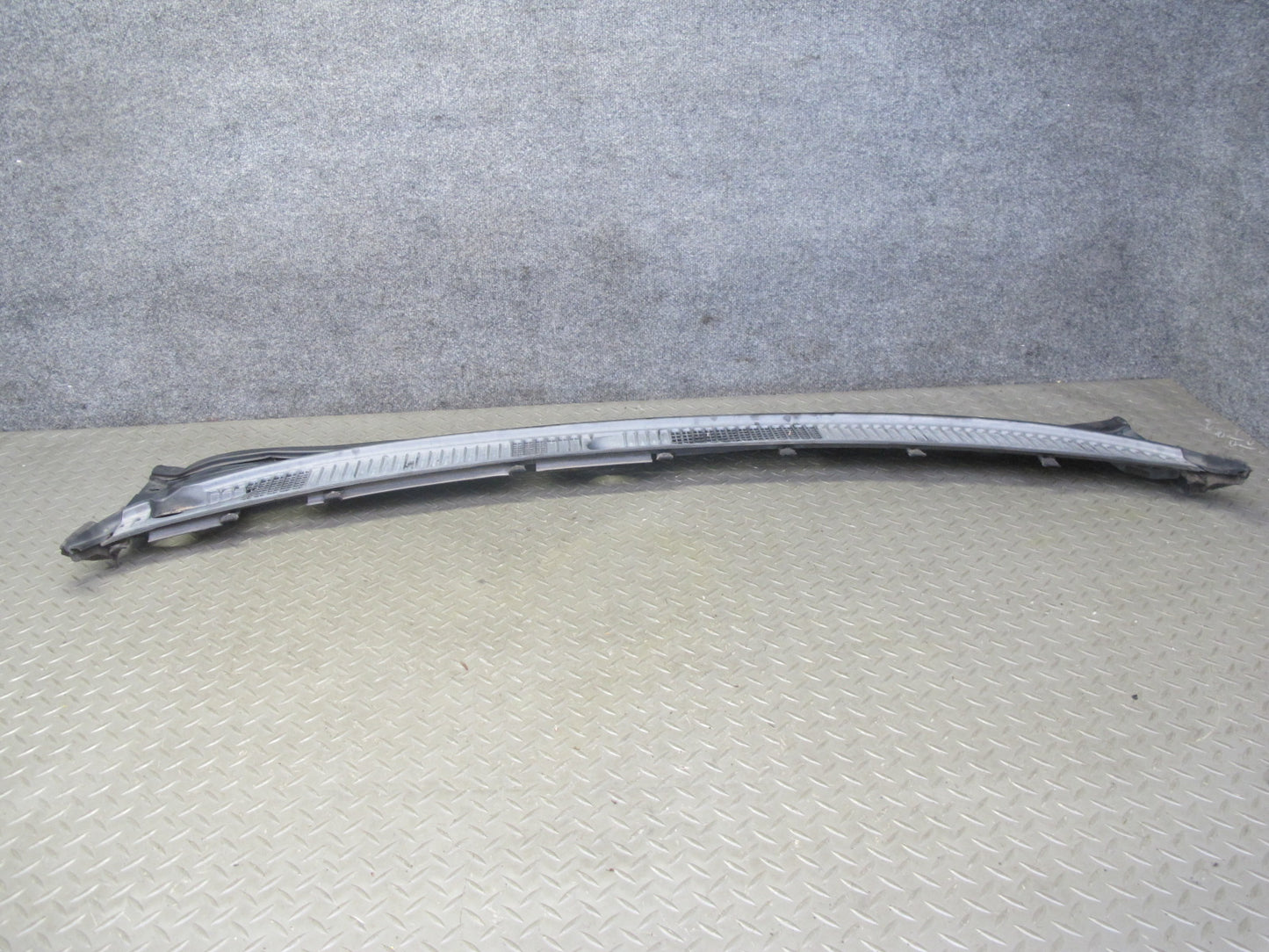 01-05 Lexus IS300 JCE10L Front Windshield Wiper Cowl Trim Cover Panel OEM