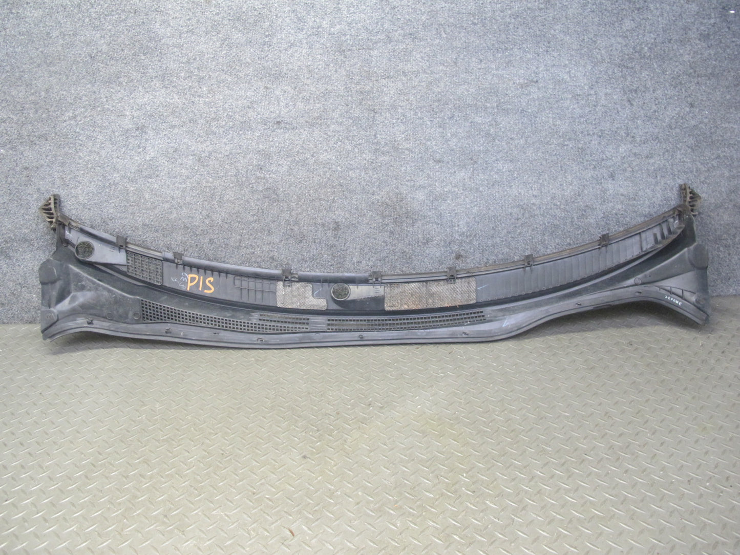 01-05 Lexus IS300 JCE10L Front Windshield Wiper Cowl Trim Cover Panel OEM