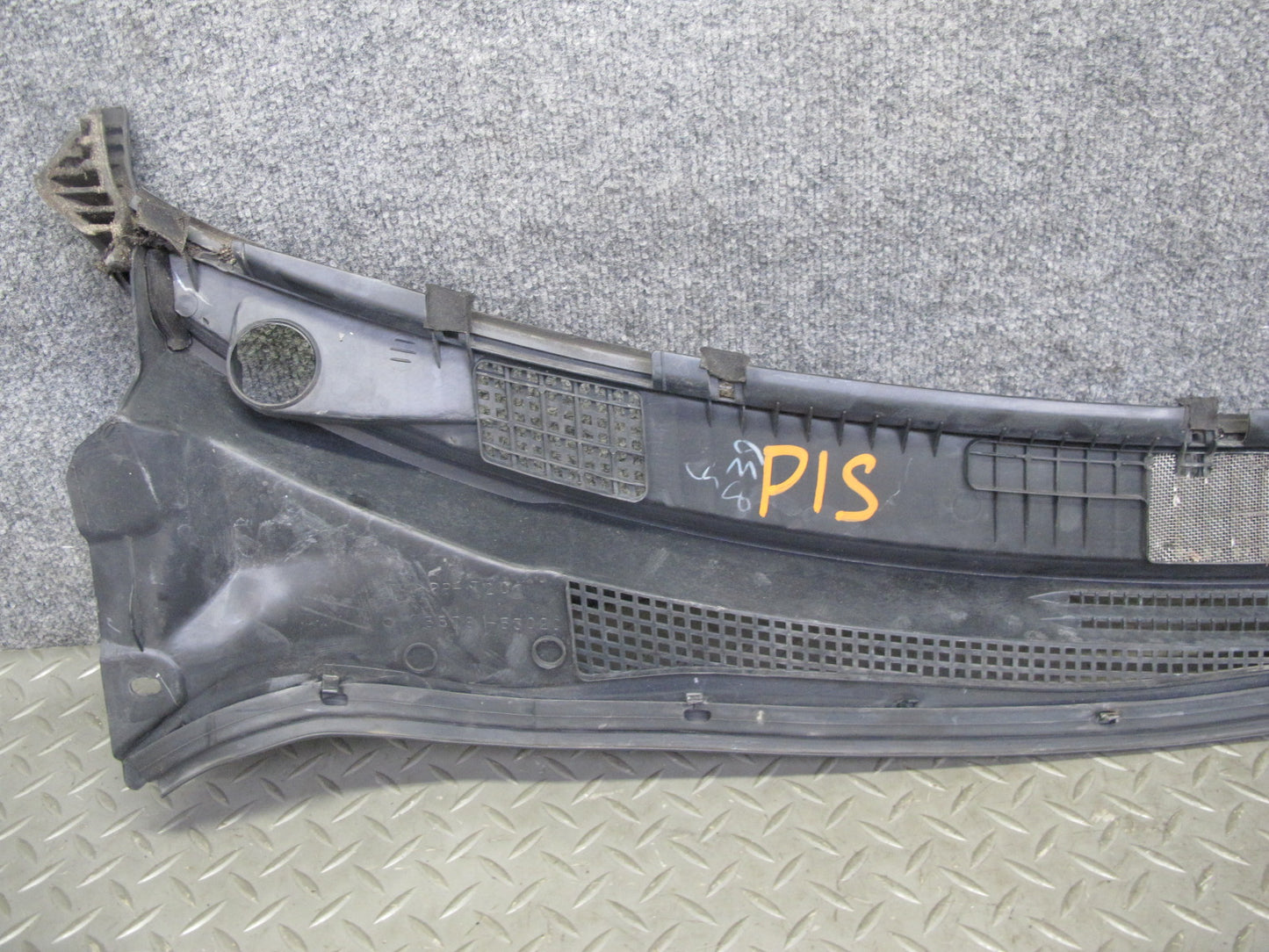 01-05 Lexus IS300 JCE10L Front Windshield Wiper Cowl Trim Cover Panel OEM