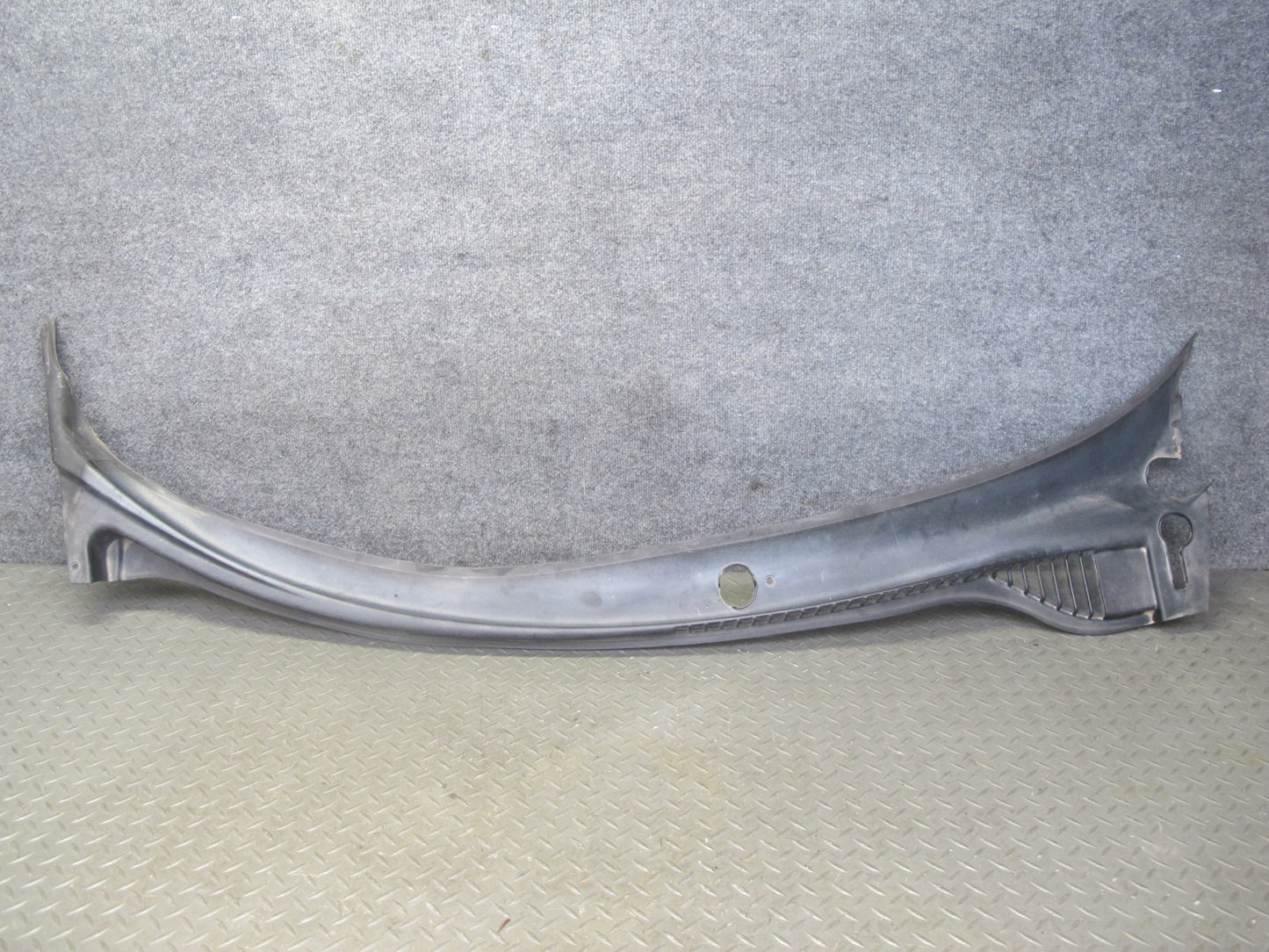 05-07 Chevrolet Corvette C6 Front Windshield Air Vent Cowl Trim Panel OEM