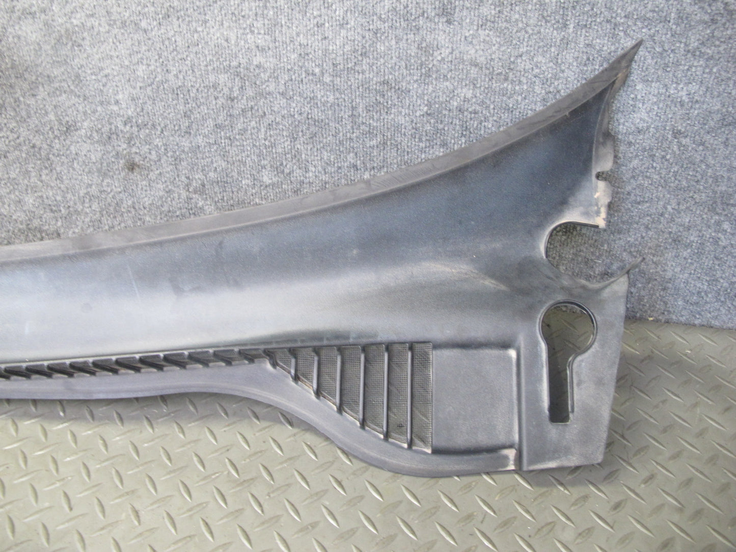 05-07 Chevrolet Corvette C6 Front Windshield Air Vent Cowl Trim Panel OEM