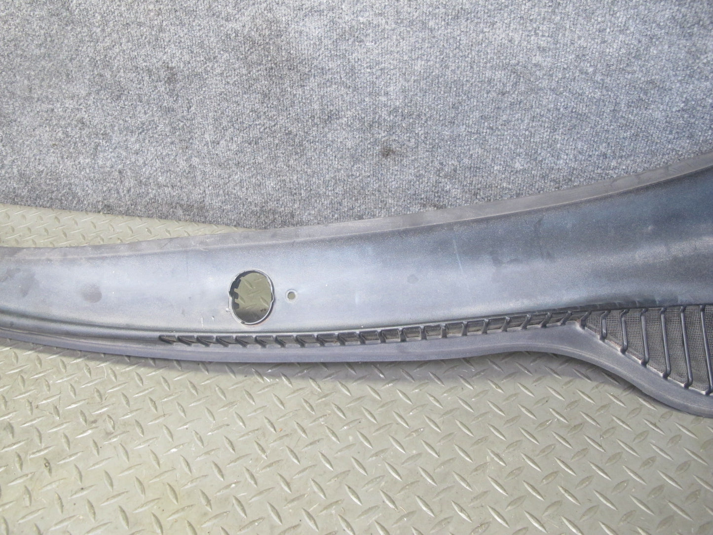 05-07 Chevrolet Corvette C6 Front Windshield Air Vent Cowl Trim Panel OEM