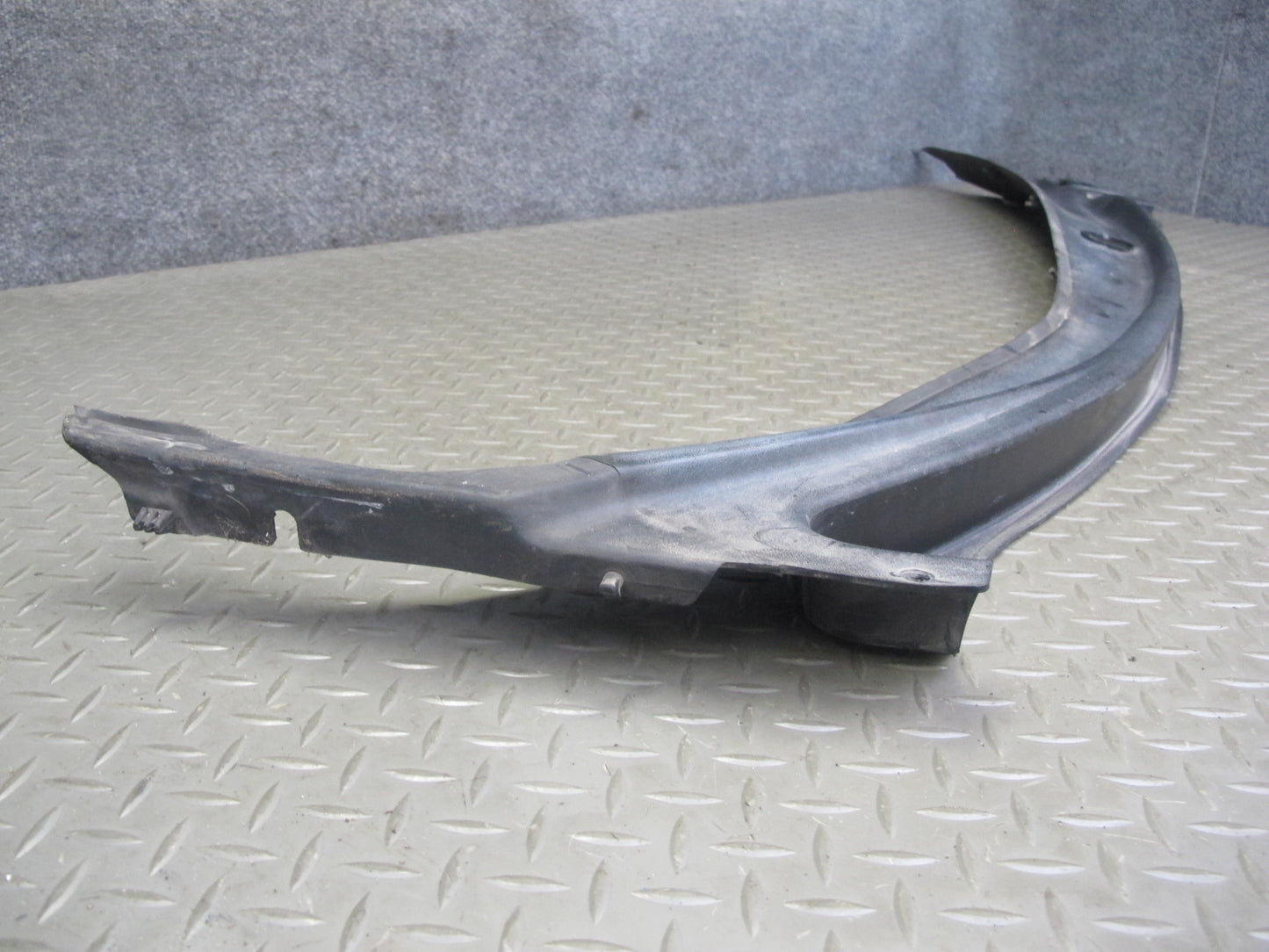 05-07 Chevrolet Corvette C6 Front Windshield Air Vent Cowl Trim Panel OEM