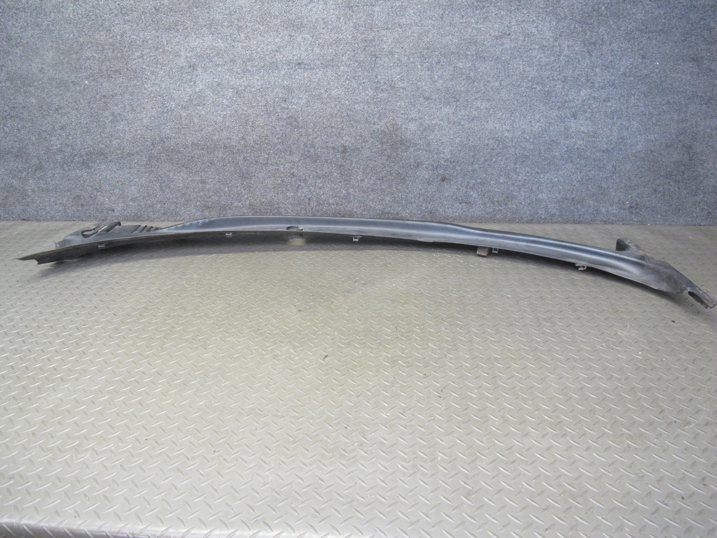 05-07 Chevrolet Corvette C6 Front Windshield Air Vent Cowl Trim Panel OEM