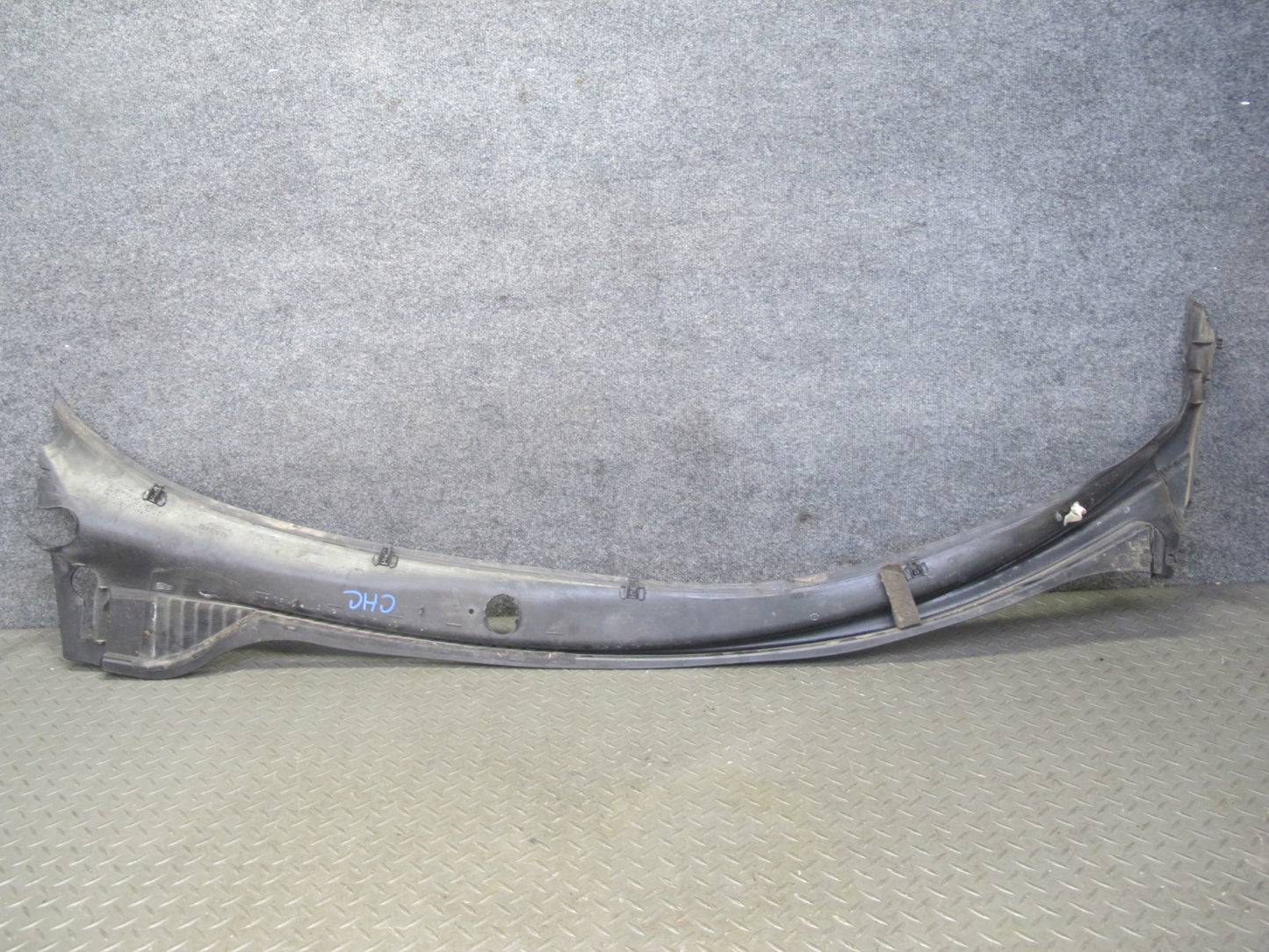 05-07 Chevrolet Corvette C6 Front Windshield Air Vent Cowl Trim Panel OEM