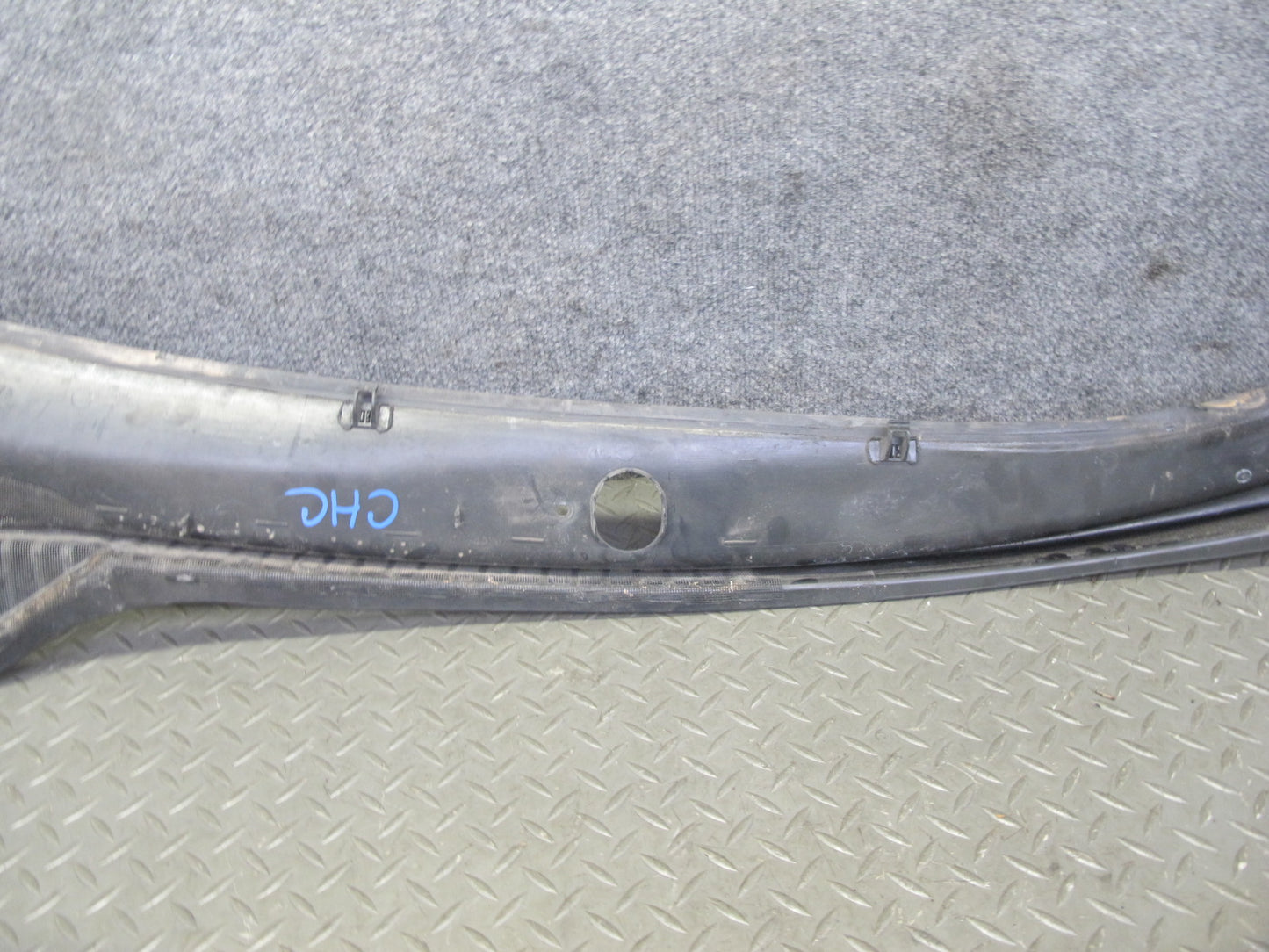 05-07 Chevrolet Corvette C6 Front Windshield Air Vent Cowl Trim Panel OEM