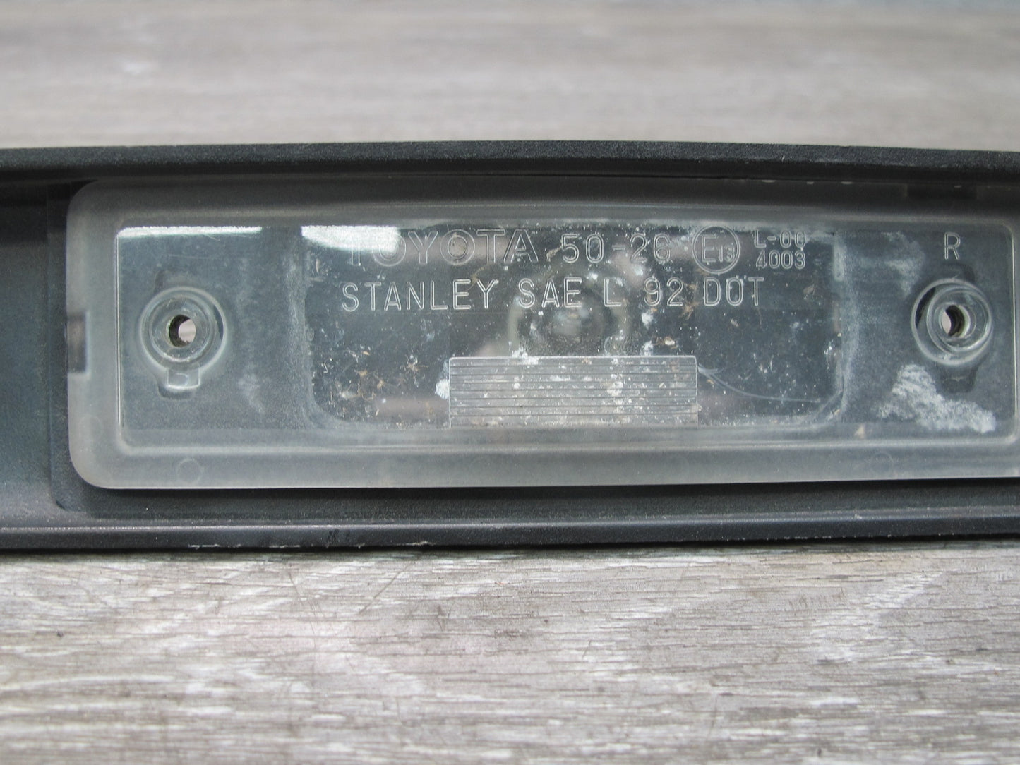95-97 Lexus UCF20L LS400 Rear Trunk Deck Lid License Plate Light Lamp OEM
