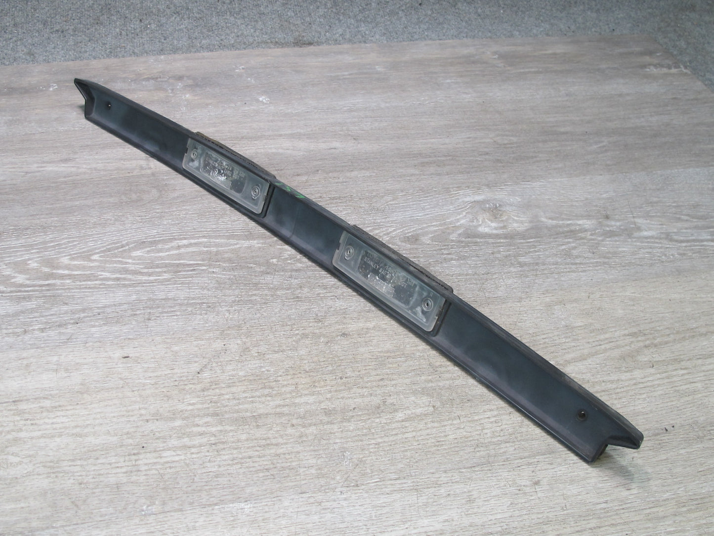 95-97 Lexus UCF20L LS400 Rear Trunk Deck Lid License Plate Light Lamp OEM