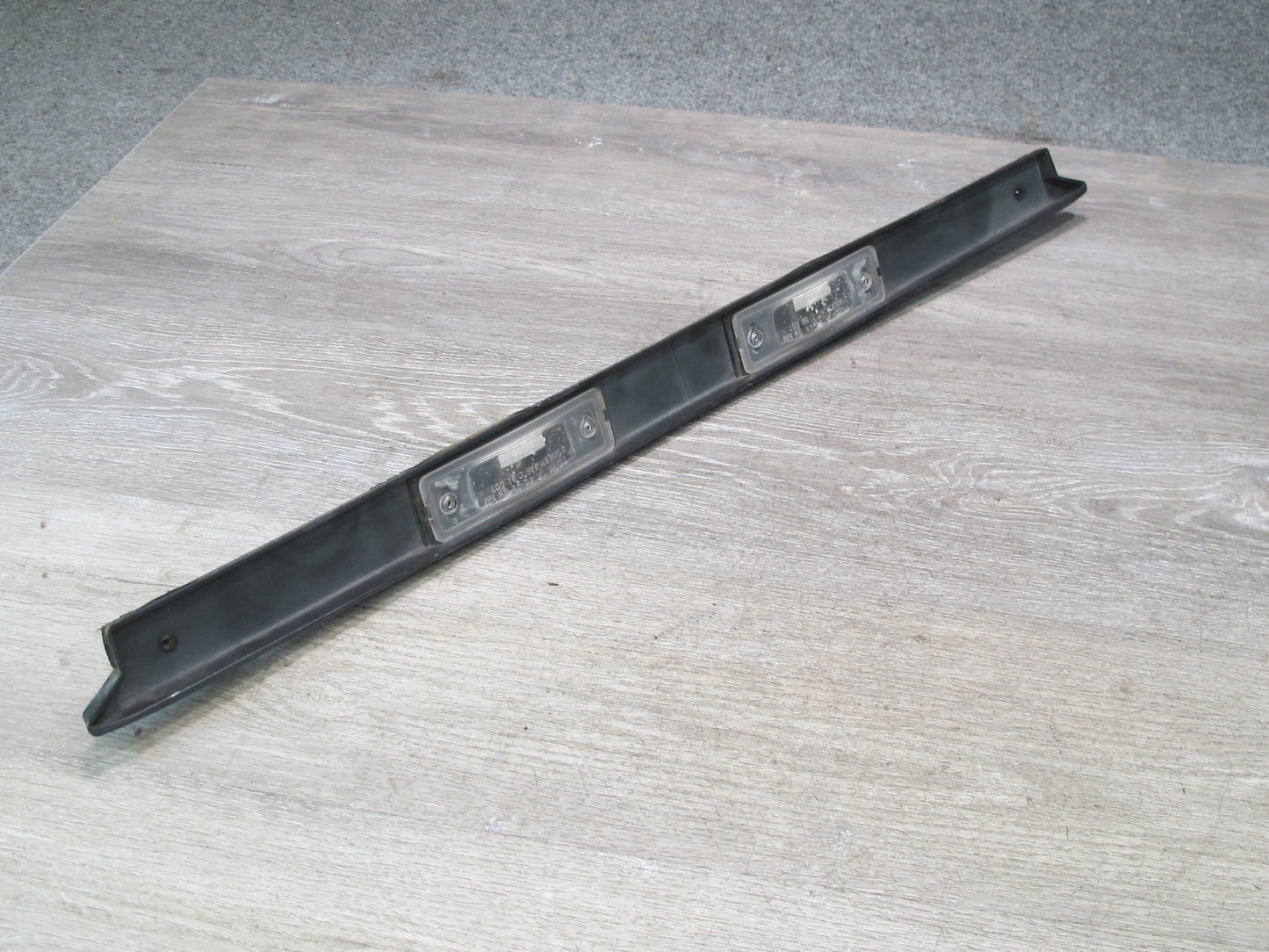 95-97 Lexus UCF20L LS400 Rear Trunk Deck Lid License Plate Light Lamp OEM