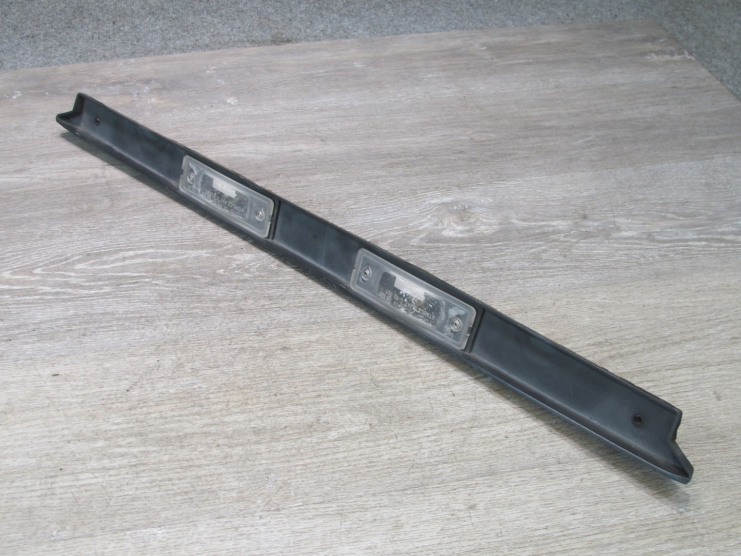 95-97 Lexus UCF20L LS400 Rear Trunk Deck Lid License Plate Light Lamp OEM