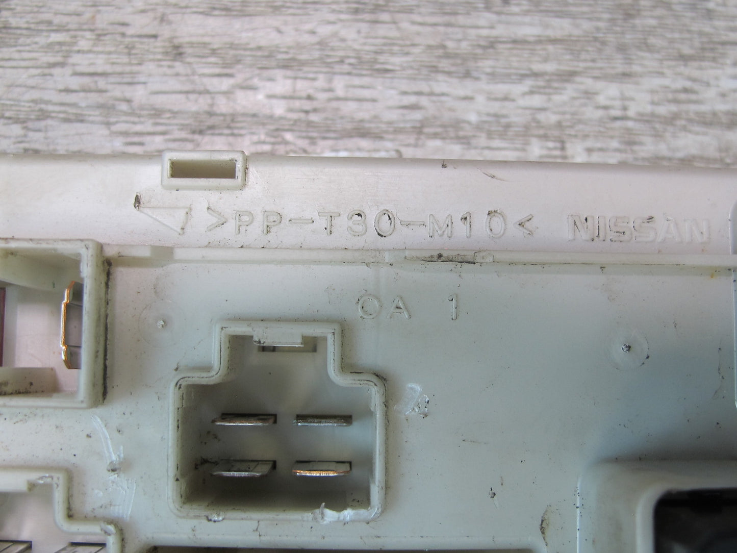 07-09 Nissan Z33 350Z Convertible A/T Under Hood Ipdm Relay Fuse Box OEM