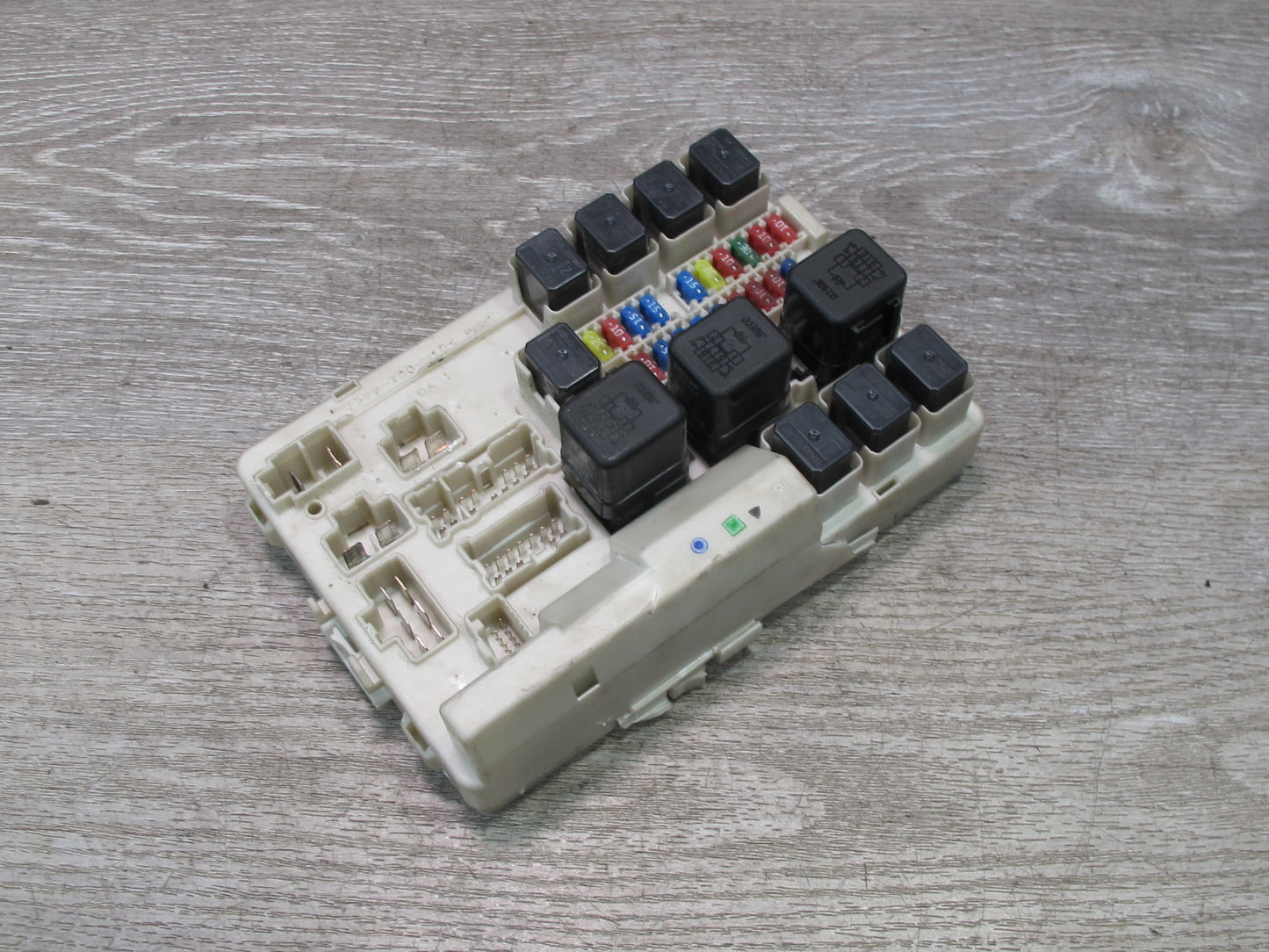 07-09 Nissan Z33 350Z Convertible A/T Under Hood Ipdm Relay Fuse Box OEM