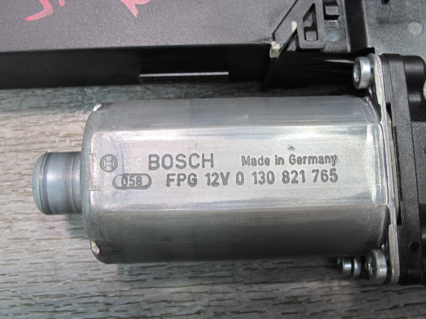 2003-2010 Porsche Cayenne 955 Rear Left Door Window Motor 7L0959795A