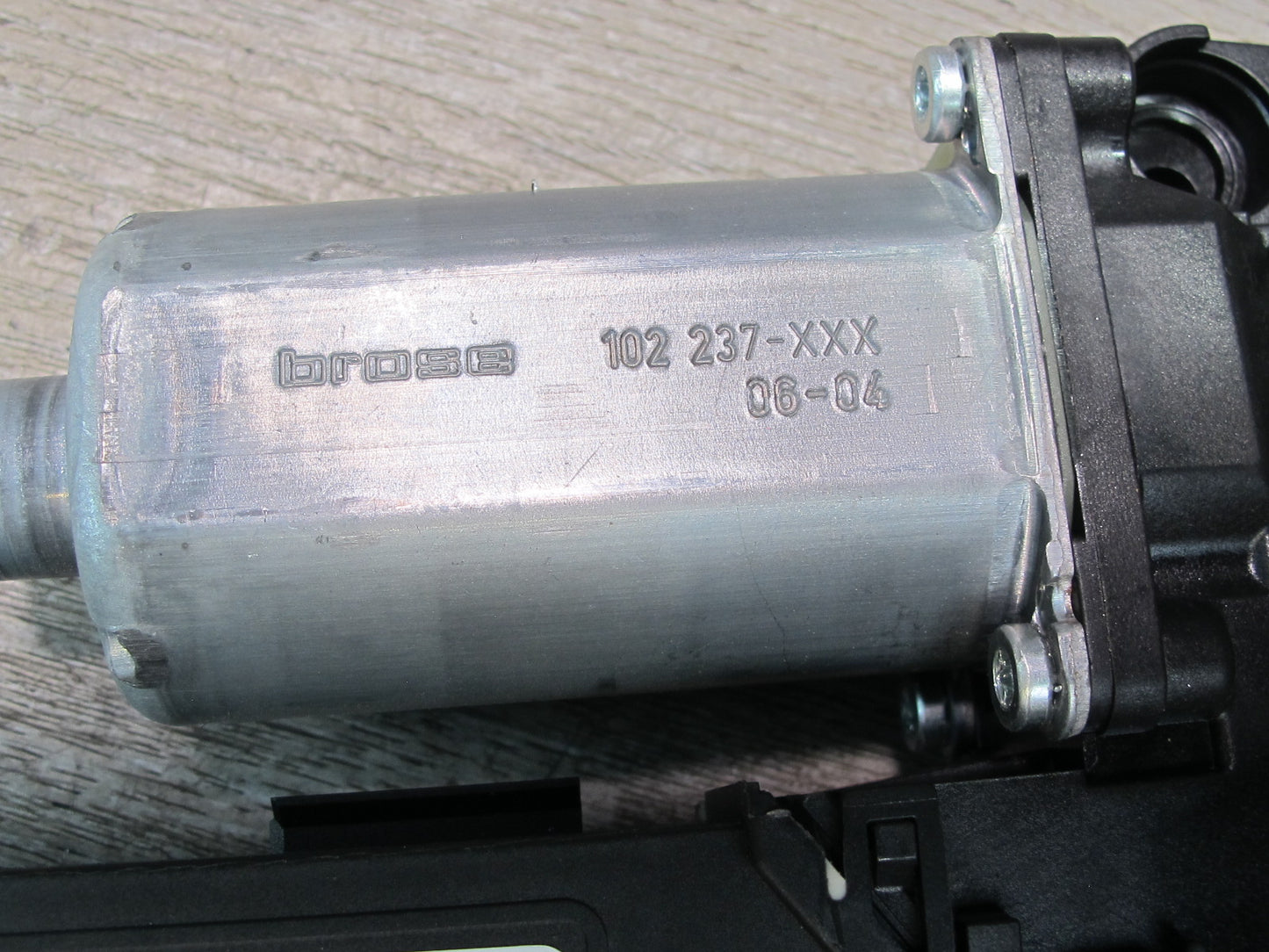 2003-2010 Porsche Cayenne 955 Rear Left Door Window Motor 7L0959795A