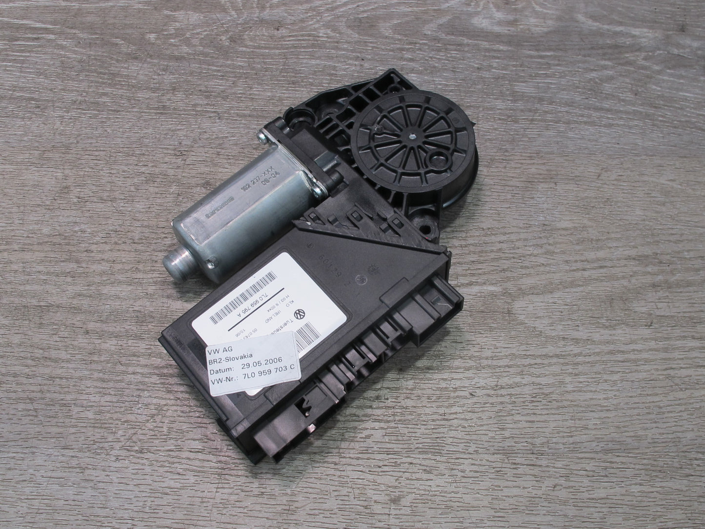 2003-2010 Porsche Cayenne 955 Rear Left Door Window Motor 7L0959795A