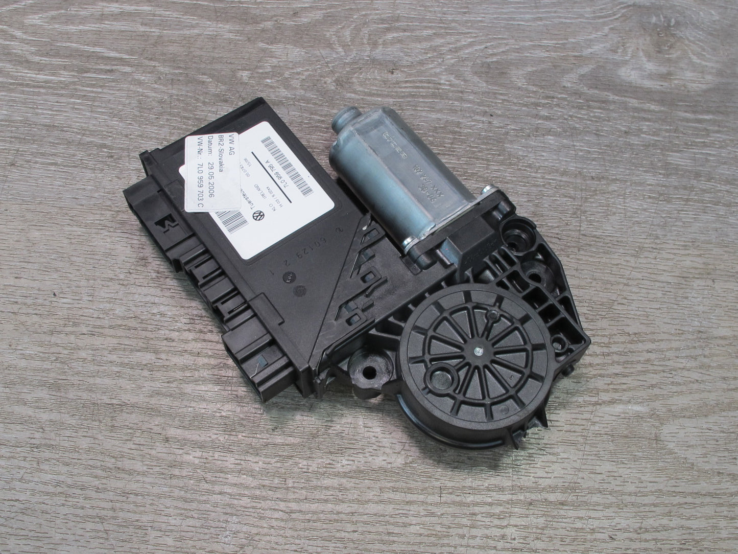 2003-2010 Porsche Cayenne 955 Rear Left Door Window Motor 7L0959795A