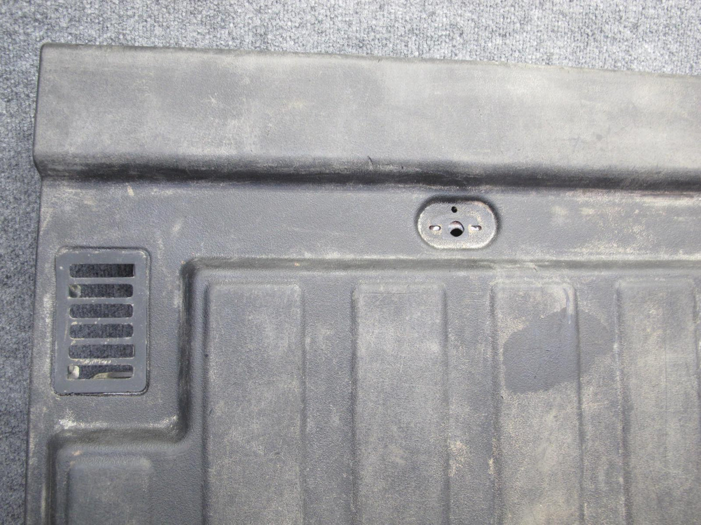 2005-2009 Hummer H2 SUT Rear Trunk Center Floor Trim Panel Insert Black