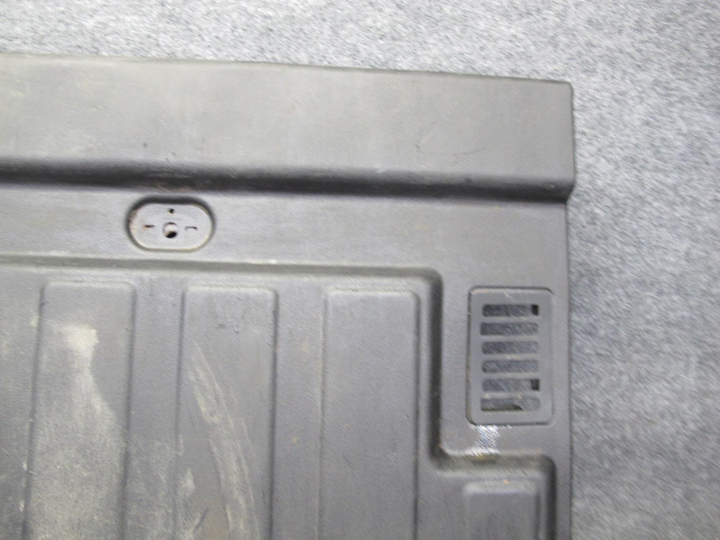 2005-2009 Hummer H2 SUT Rear Trunk Center Floor Trim Panel Insert Black