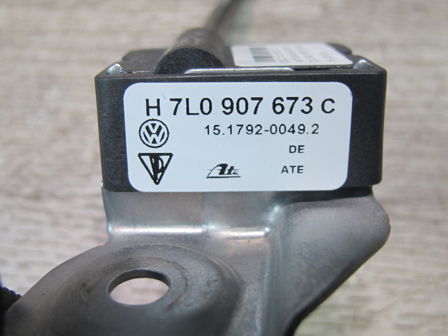 2003-2010 Porsche Cayenne 955 Rear Acceleration Ride Height Sensor 7L0907673C