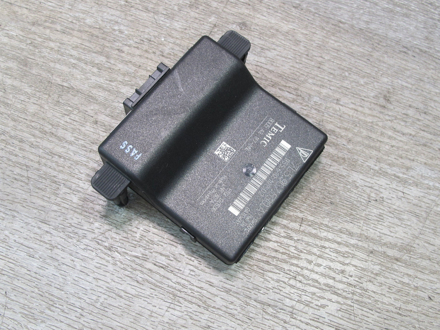 2003-2010 Porsche Cayenne 955 Gateway Computer Control Module 7L5907530A