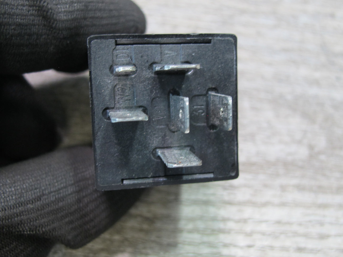 2003-2010 Porsche Cayenne 955 Servotronic 462 Relay Module 7L5907160A