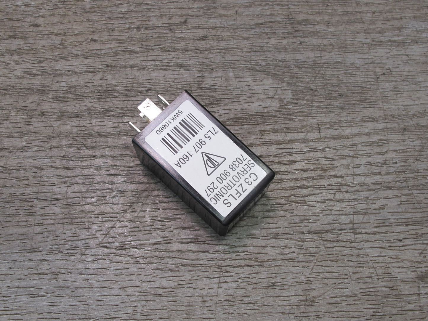 2003-2010 Porsche Cayenne 955 Servotronic 462 Relay Module 7L5907160A