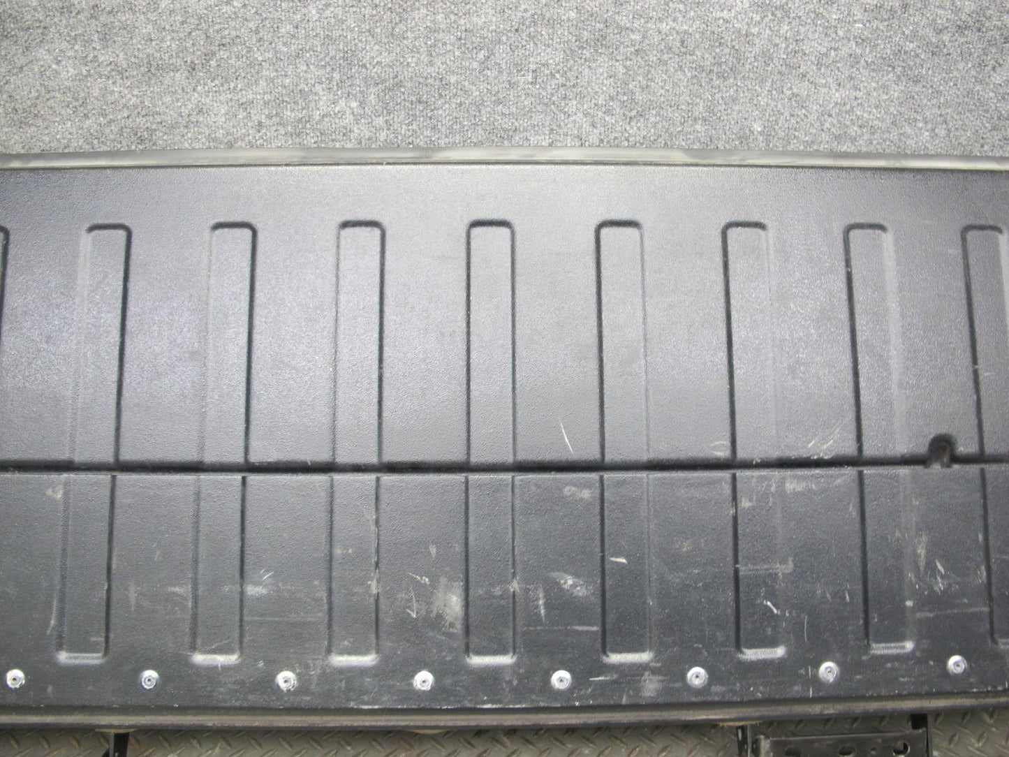 2005-2009 Hummer H2 SUT Rear MID Gate Center Decklid Panel W/ Glass