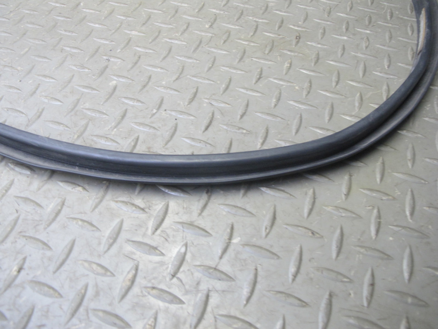 2003-2009 Hummer H2 Rear Left Driver Side Door Body Weatherstrip Rubber Seal