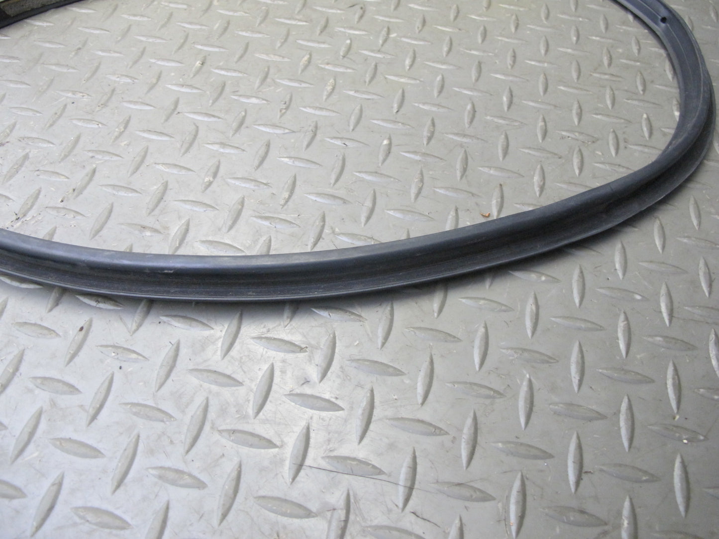 2003-2009 Hummer H2 Rear Left Driver Side Door Body Weatherstrip Rubber Seal