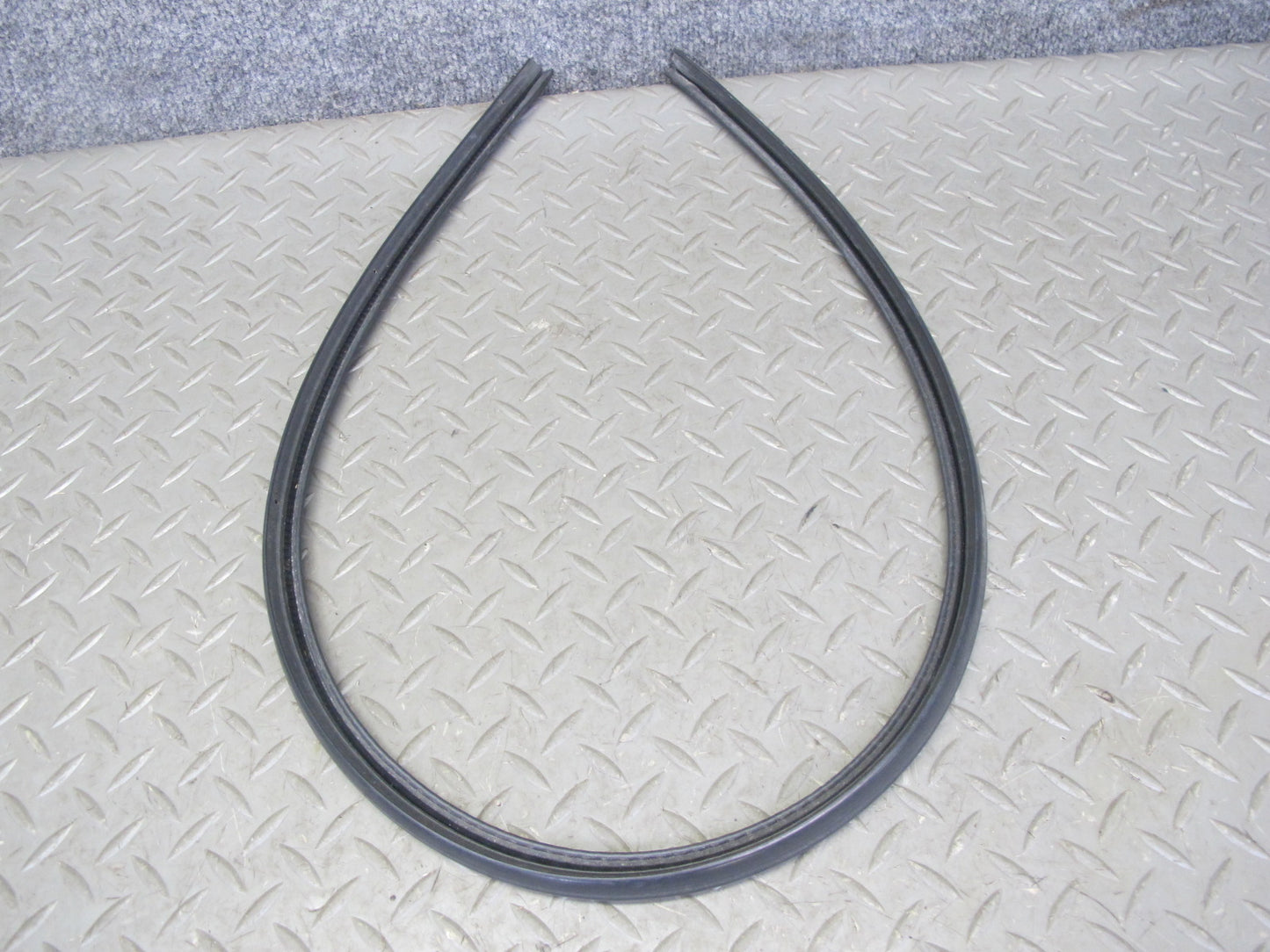 2003-2009 Hummer H2 Rear Left Side Door Weatherstrip Rubber Seal