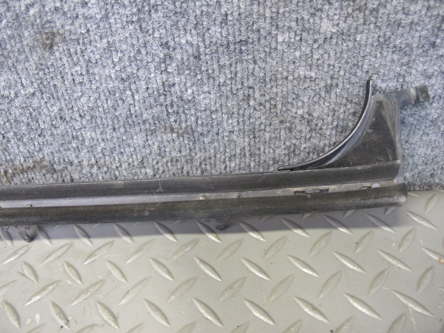 2003-2009 Hummer H2 Front Right Window Outer Inner Weatherstrip Rubber Seal Set