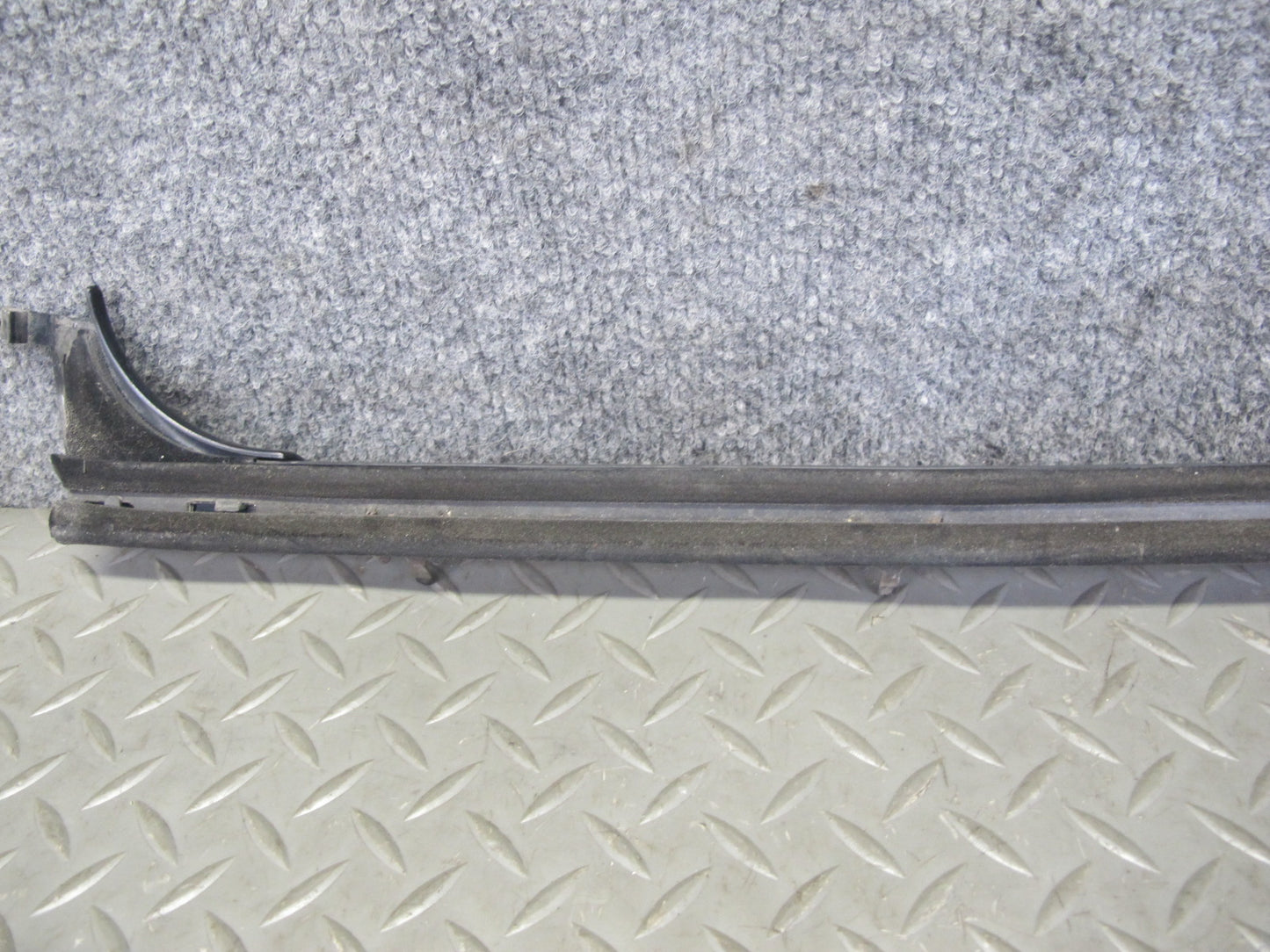 2003-2009 Hummer H2 Rear Left Window Outer Inner Weatherstrip Rubber Seal Set
