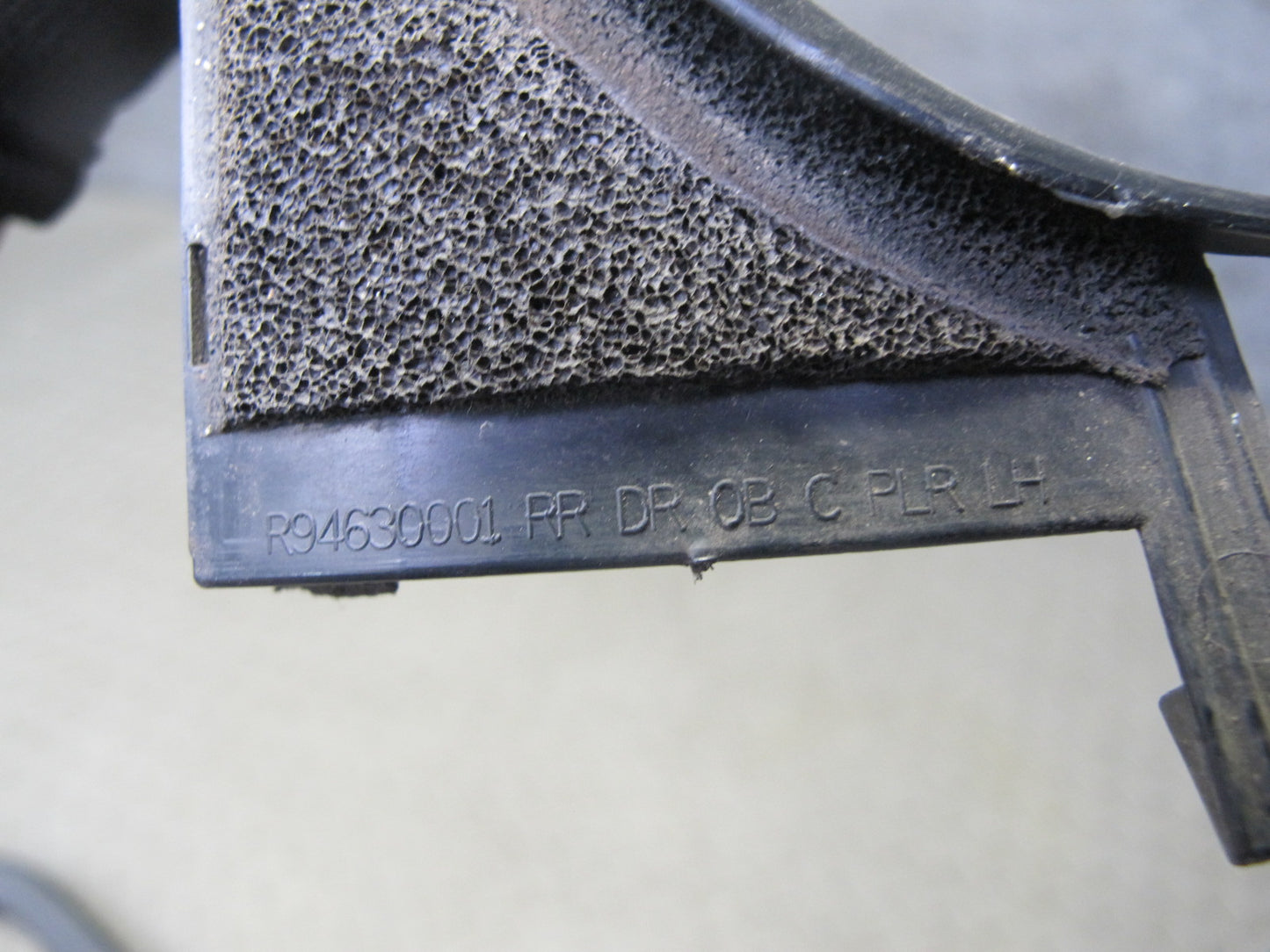 2003-2009 Hummer H2 Rear Left Window Outer Inner Weatherstrip Rubber Seal Set