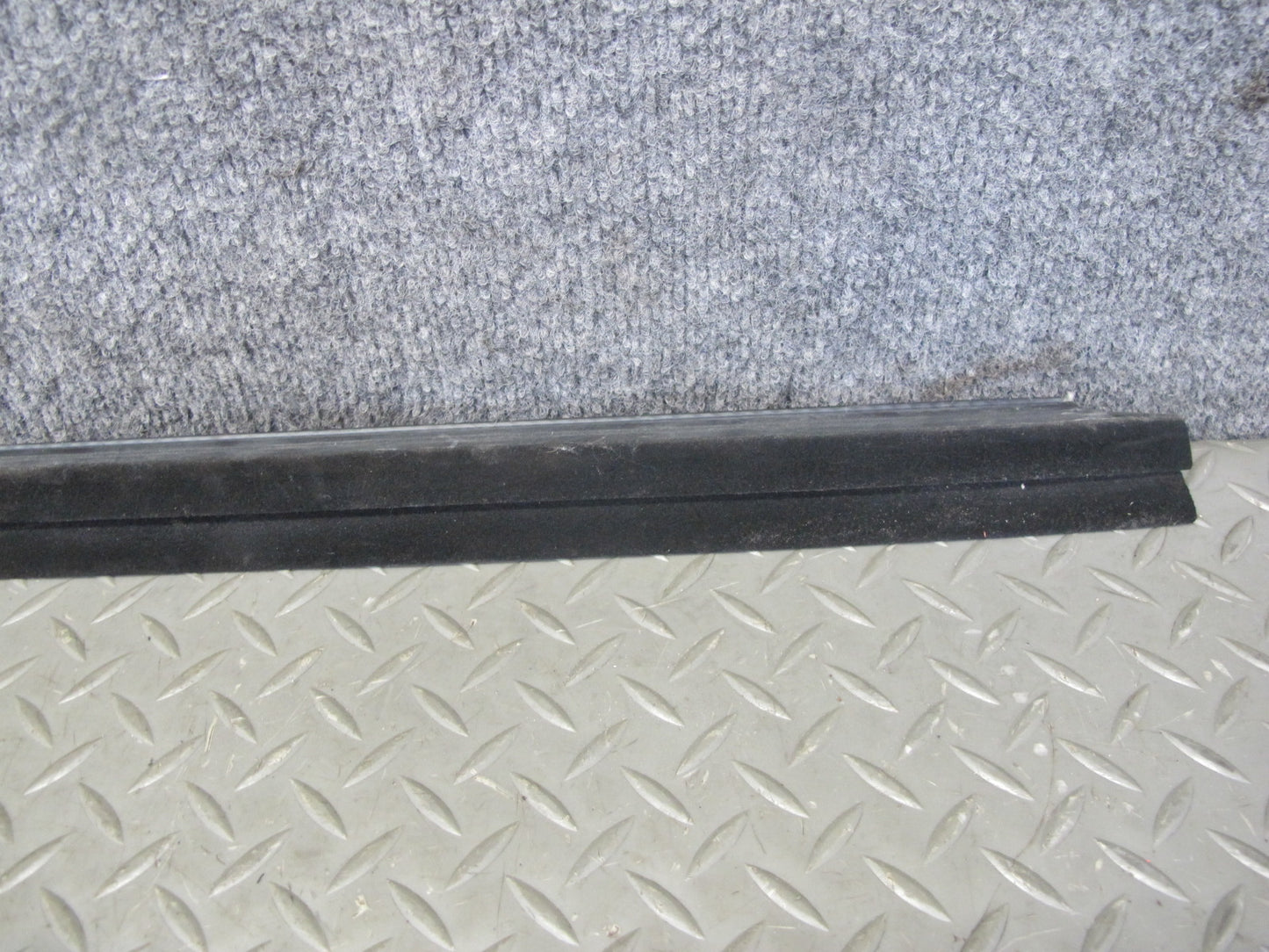 2003-2009 Hummer H2 Rear Left Window Outer Inner Weatherstrip Rubber Seal Set