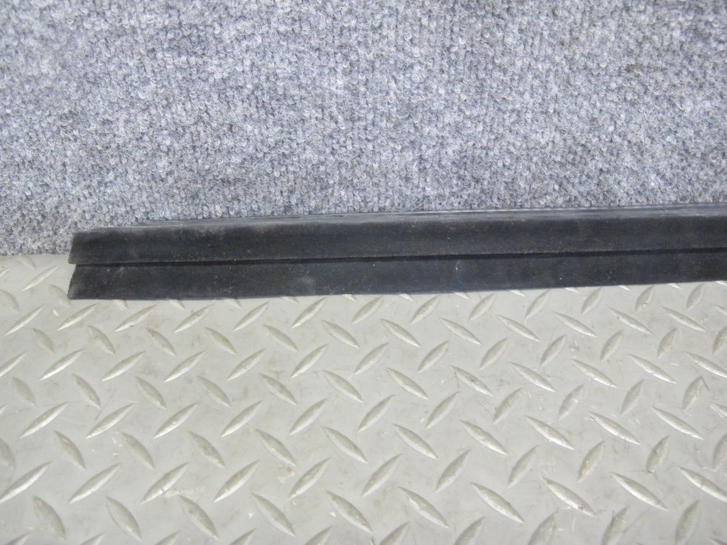 2003-2009 Hummer H2 Rear Left Window Outer Inner Weatherstrip Rubber Seal Set