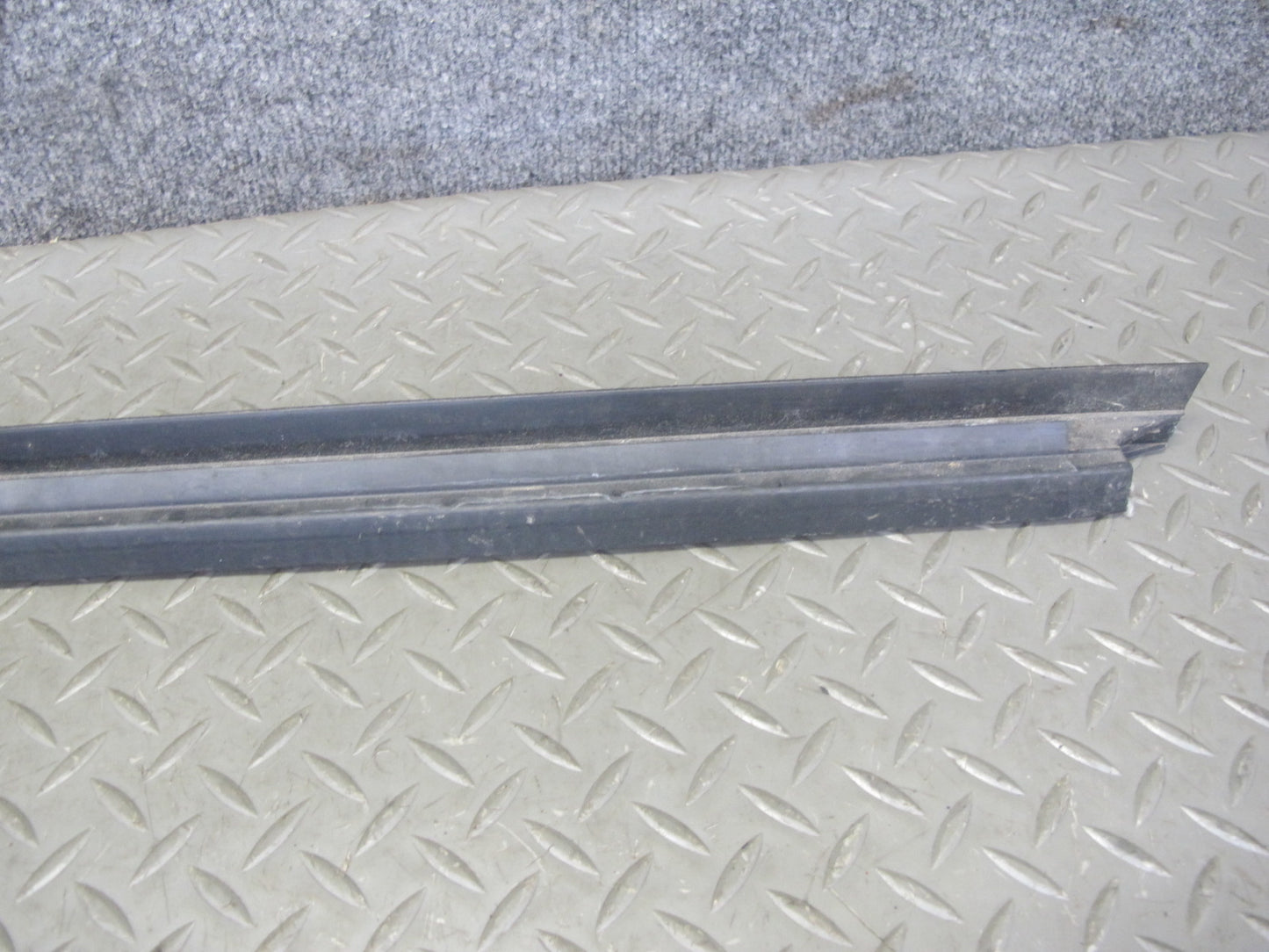 2003-2009 Hummer H2 Rear Left Window Outer Inner Weatherstrip Rubber Seal Set