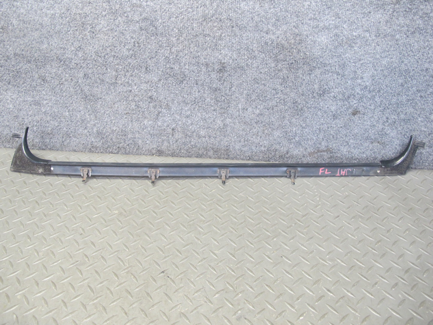 2003-2009 Hummer H2 Front Left Window Outer Inner Weatherstrip Rubber Seal Set