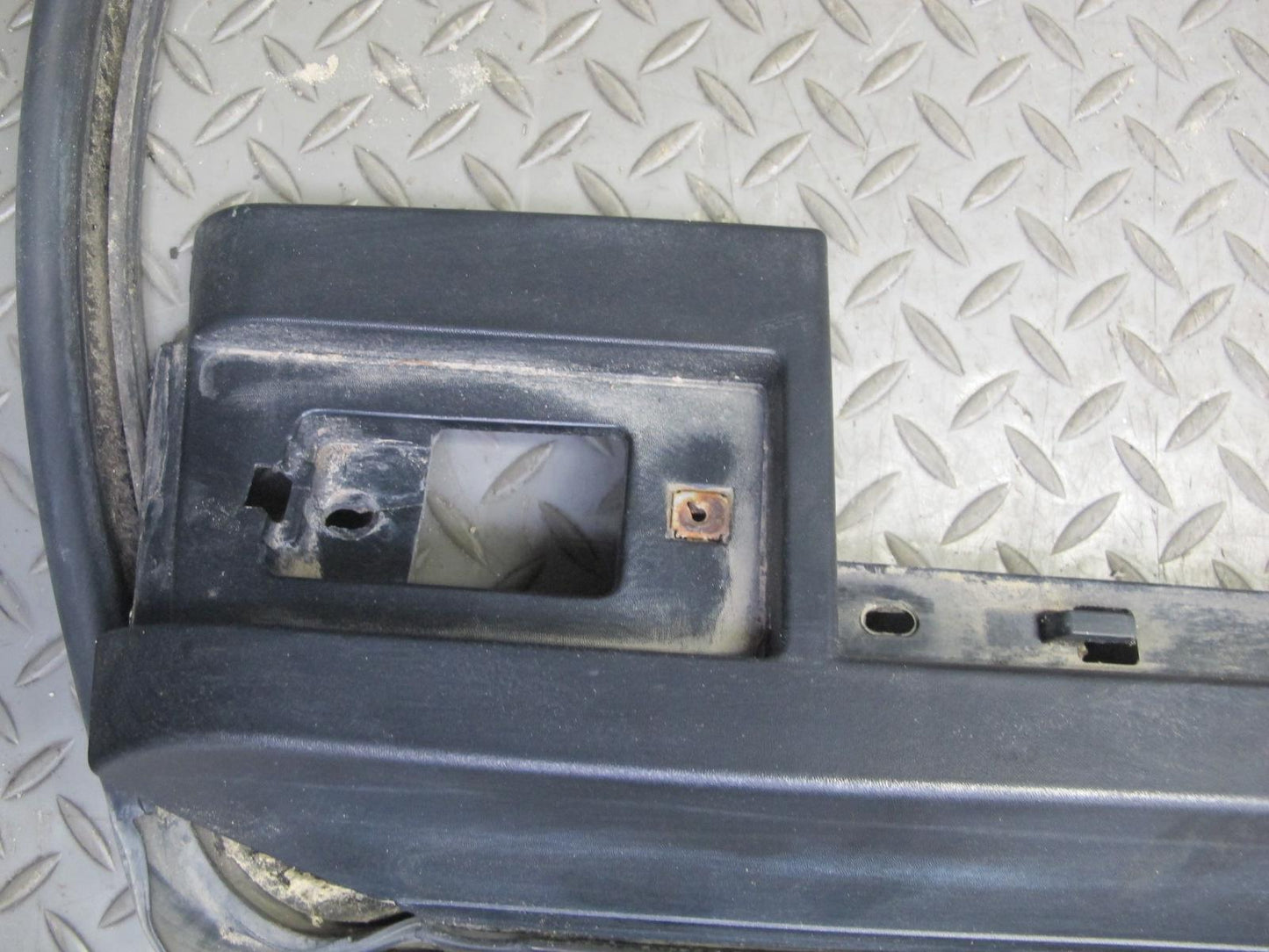 2005-2009 Hummer H2 SUT Left Driver Side Roof Rack Rail Cover Molding