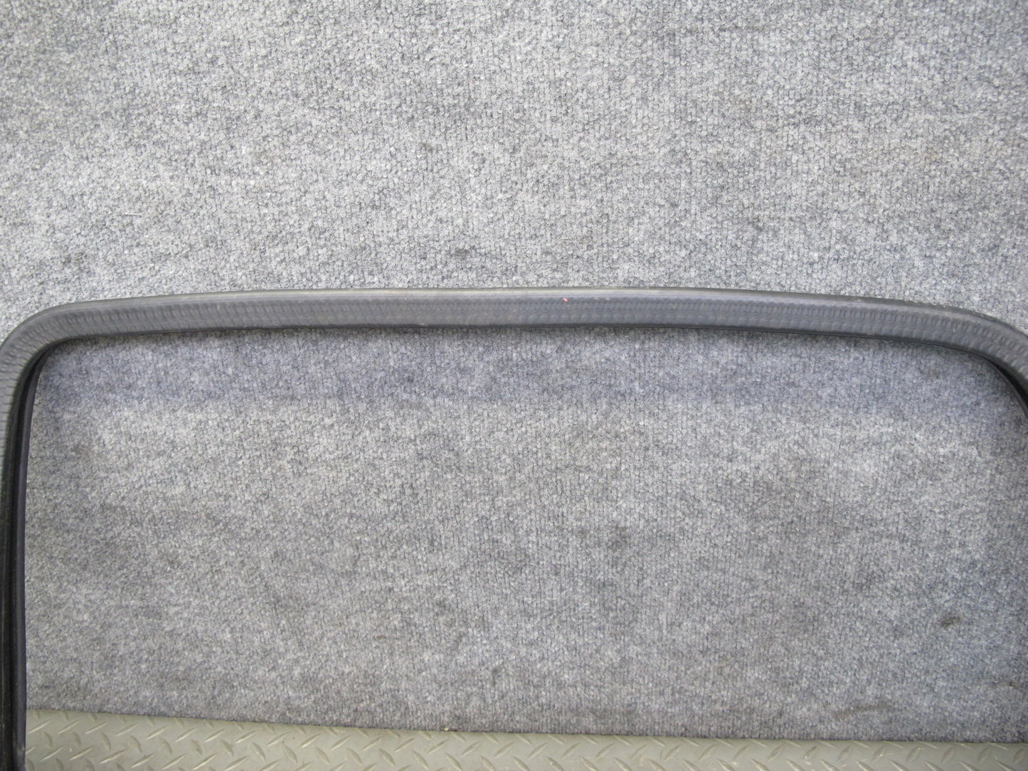 2003-2009 Hummer H2 Front Left Window Outer Inner Weatherstrip Rubber Seal Set