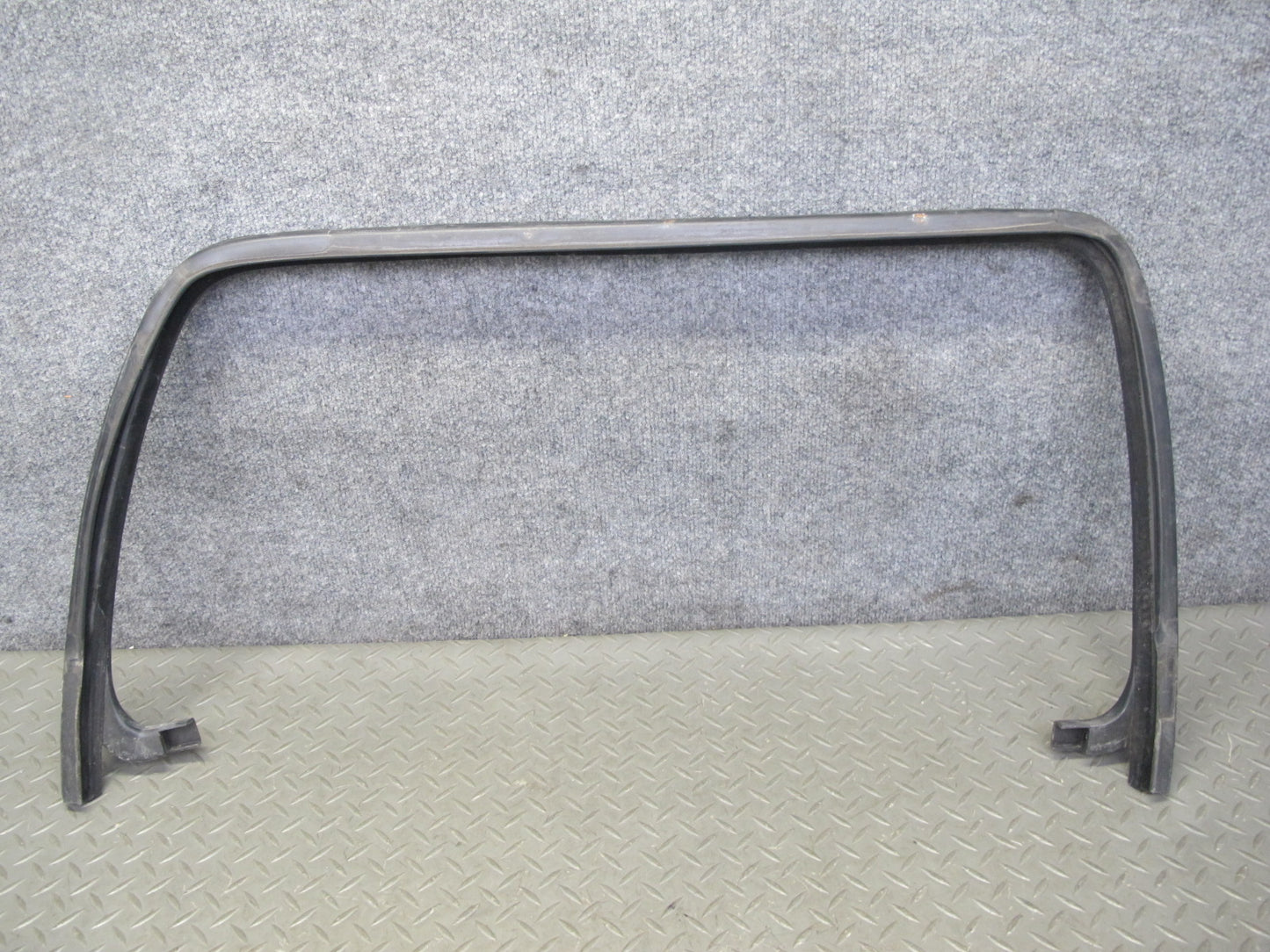 2003-2009 Hummer H2 Front Left Window Outer Inner Weatherstrip Rubber Seal Set