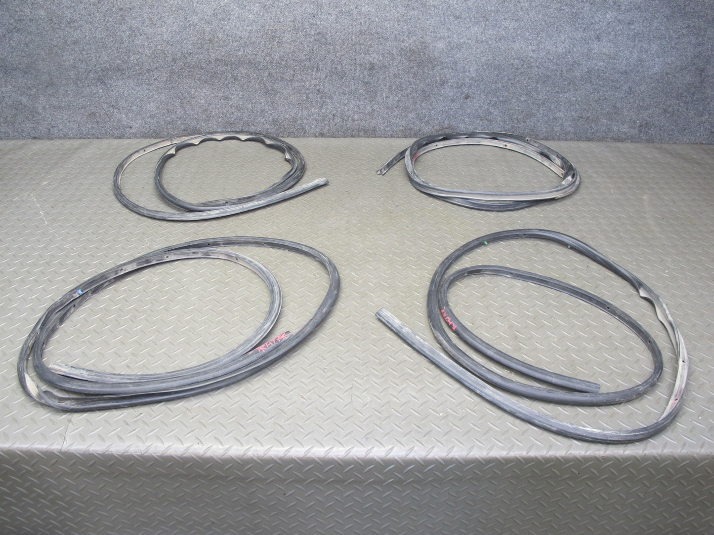 2005-2009 Hummer H2 SUT Front & Rear Door Body Weather Strip Rubber Seal Set