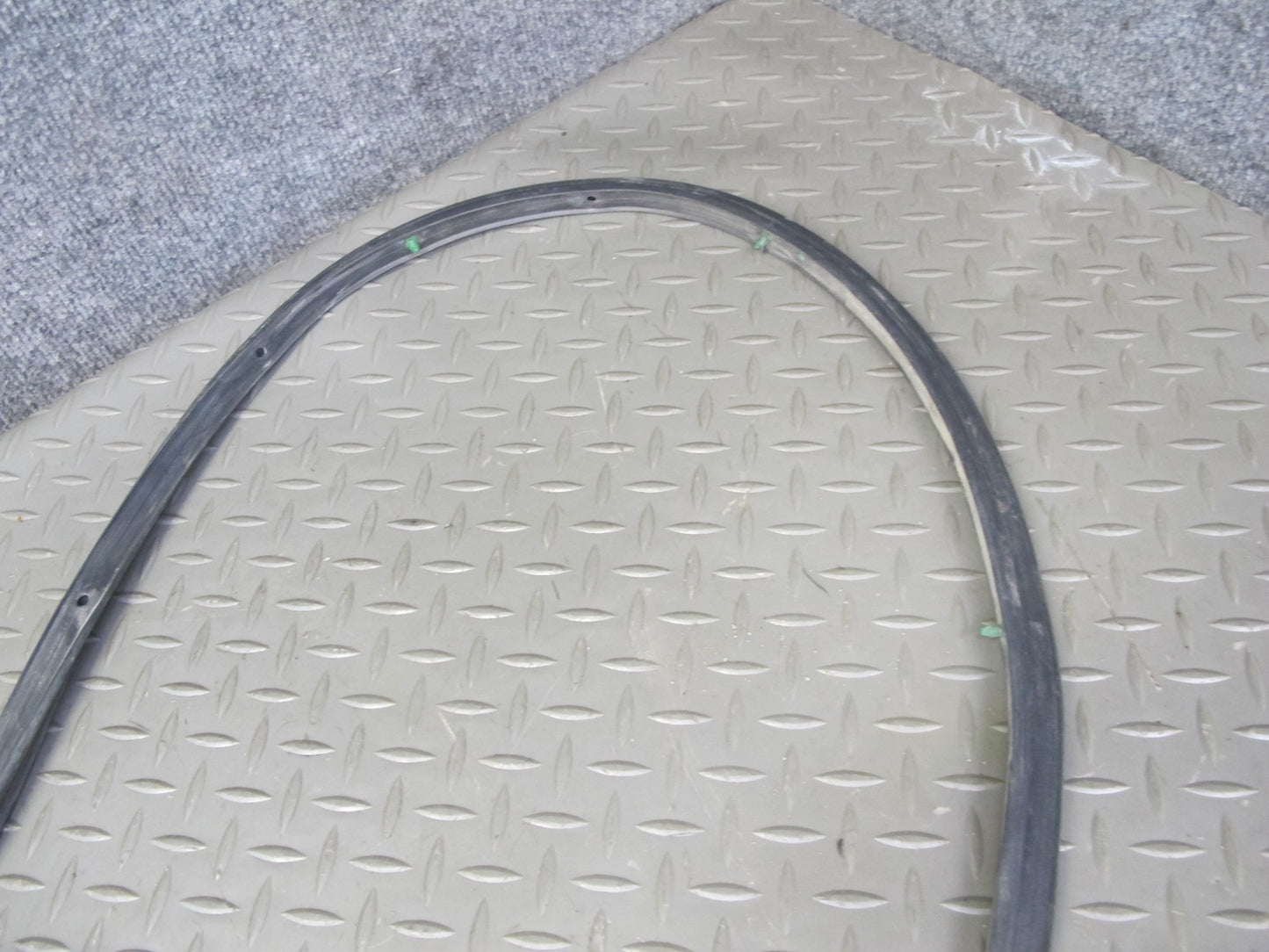 2005-2009 Hummer H2 SUT Front & Rear Door Body Weather Strip Rubber Seal Set