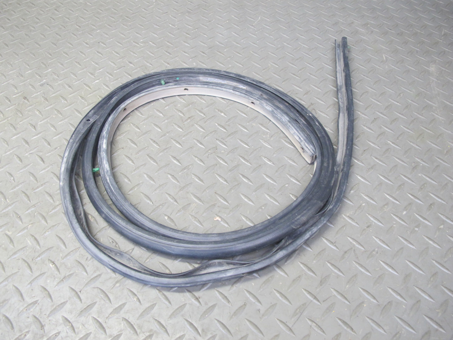 2005-2009 Hummer H2 SUT Front & Rear Door Body Weather Strip Rubber Seal Set