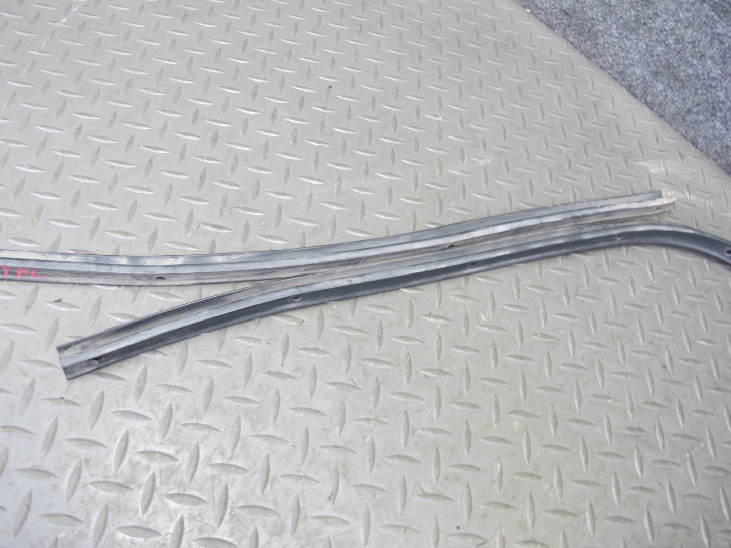 2005-2009 Hummer H2 SUT Front & Rear Door Body Weather Strip Rubber Seal Set