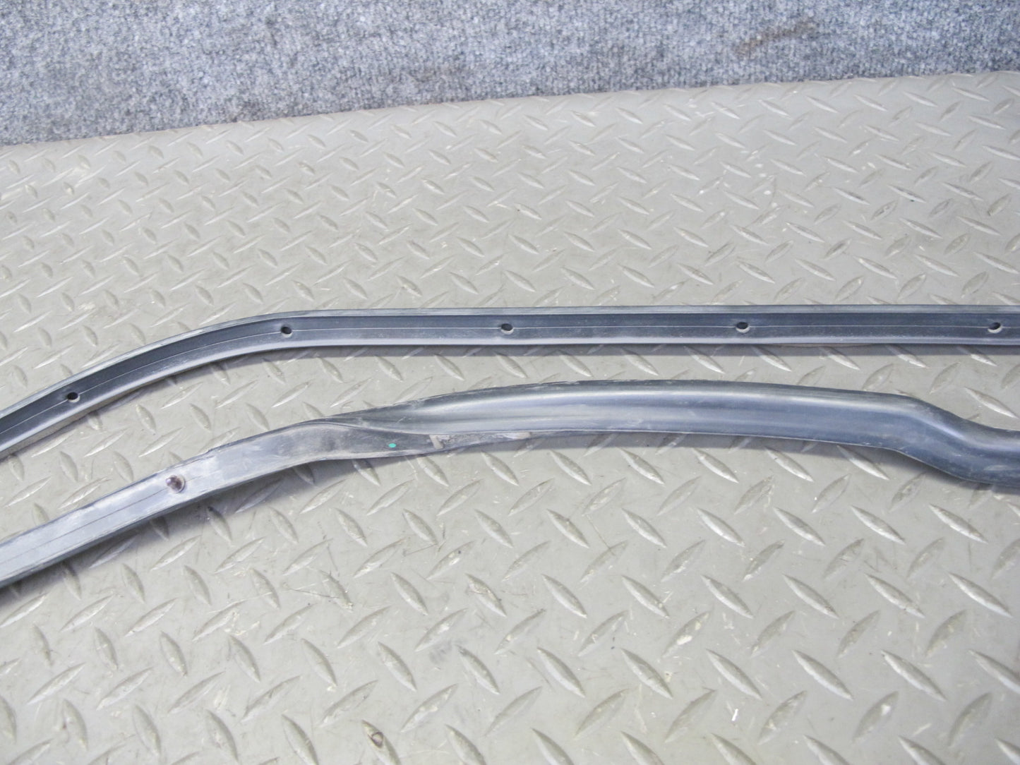 2005-2009 Hummer H2 SUT Front & Rear Door Body Weather Strip Rubber Seal Set
