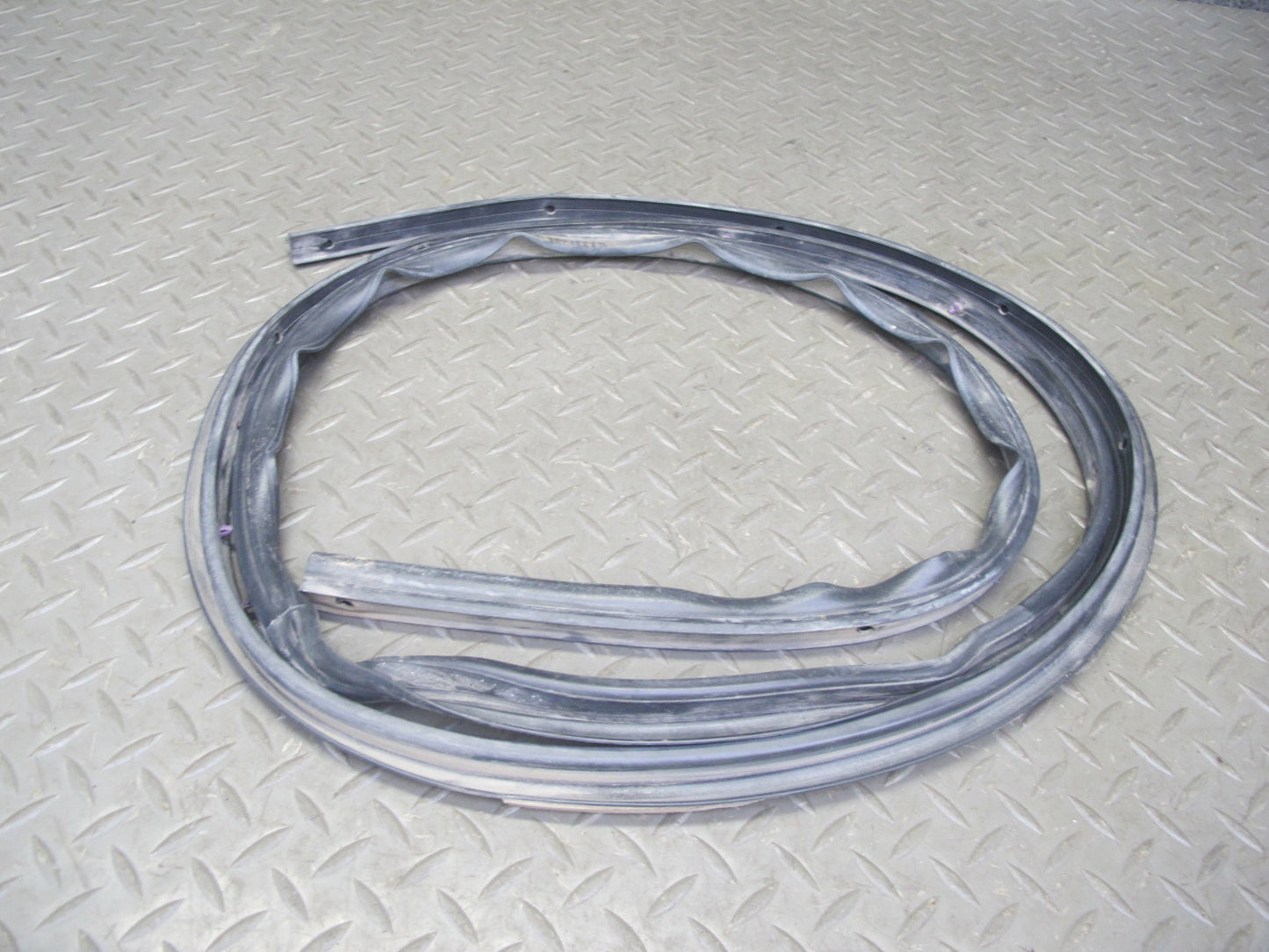 2005-2009 Hummer H2 SUT Front & Rear Door Body Weather Strip Rubber Seal Set