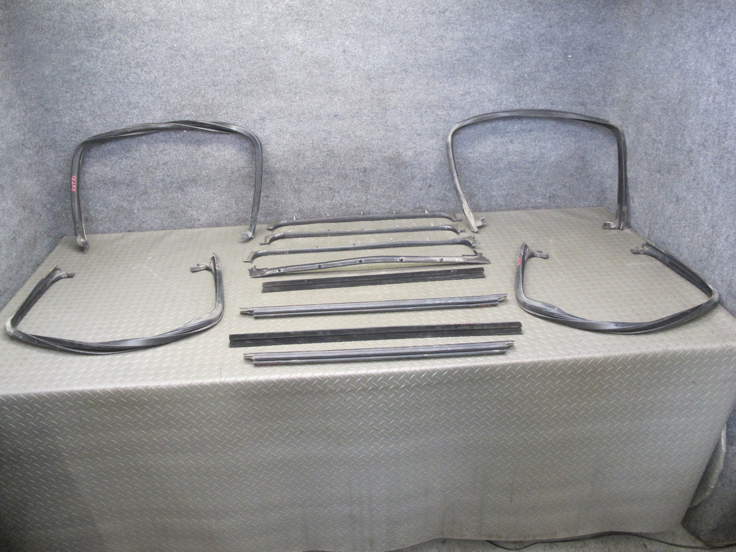 2003-2009 Hummer H2 Front & Rear Window Outer Inner Weatherstrip Rubber Seal Set