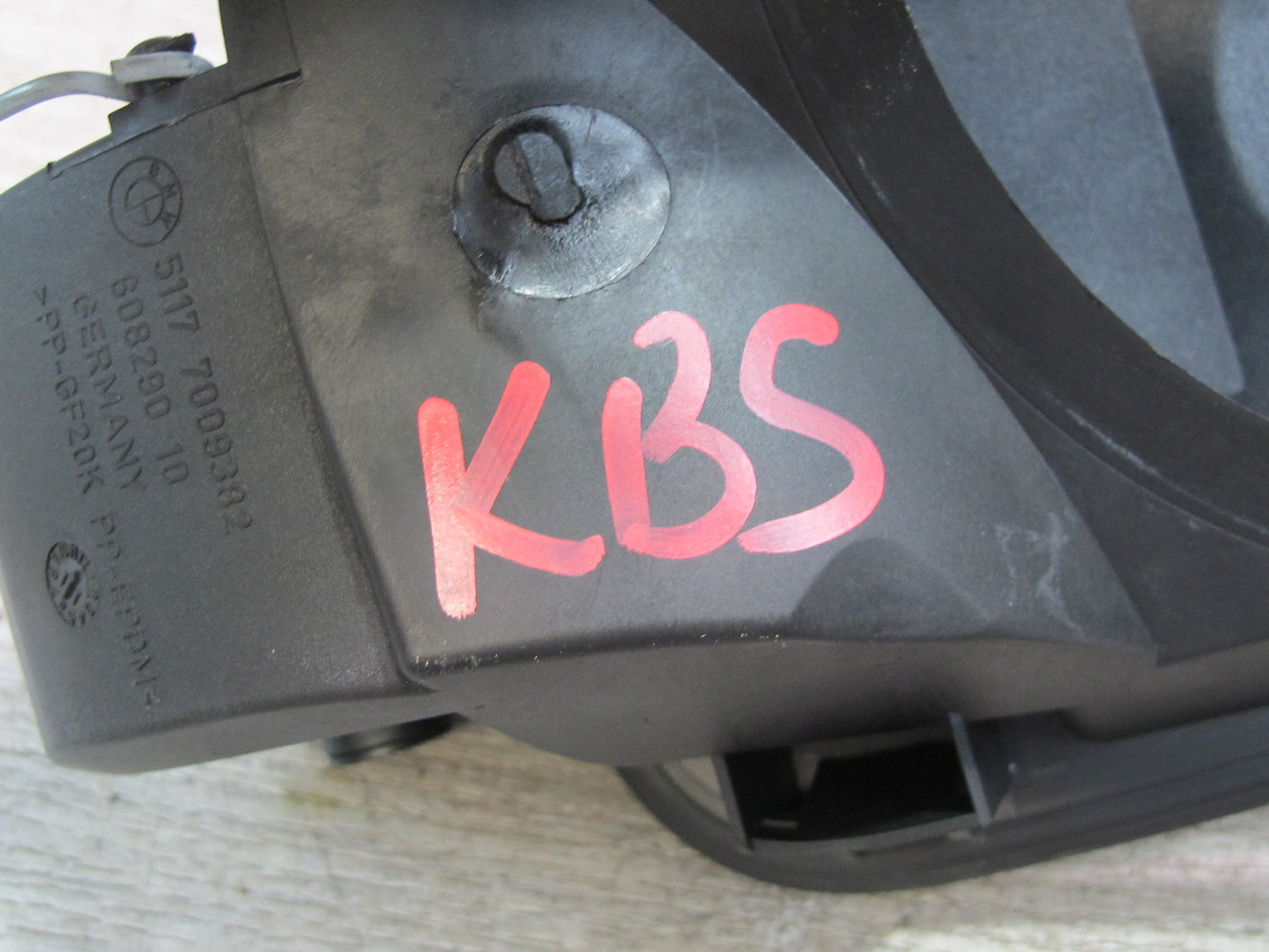 2006-2010 BMW E63 E64 M6 Fuel Tank Filler Door Lid Cover w Hinge 7009382