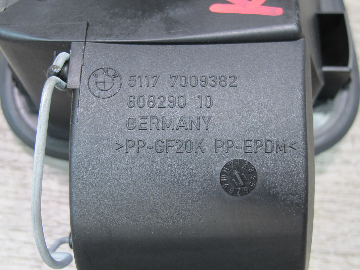 2006-2010 BMW E63 E64 M6 Fuel Tank Filler Door Lid Cover w Hinge 7009382