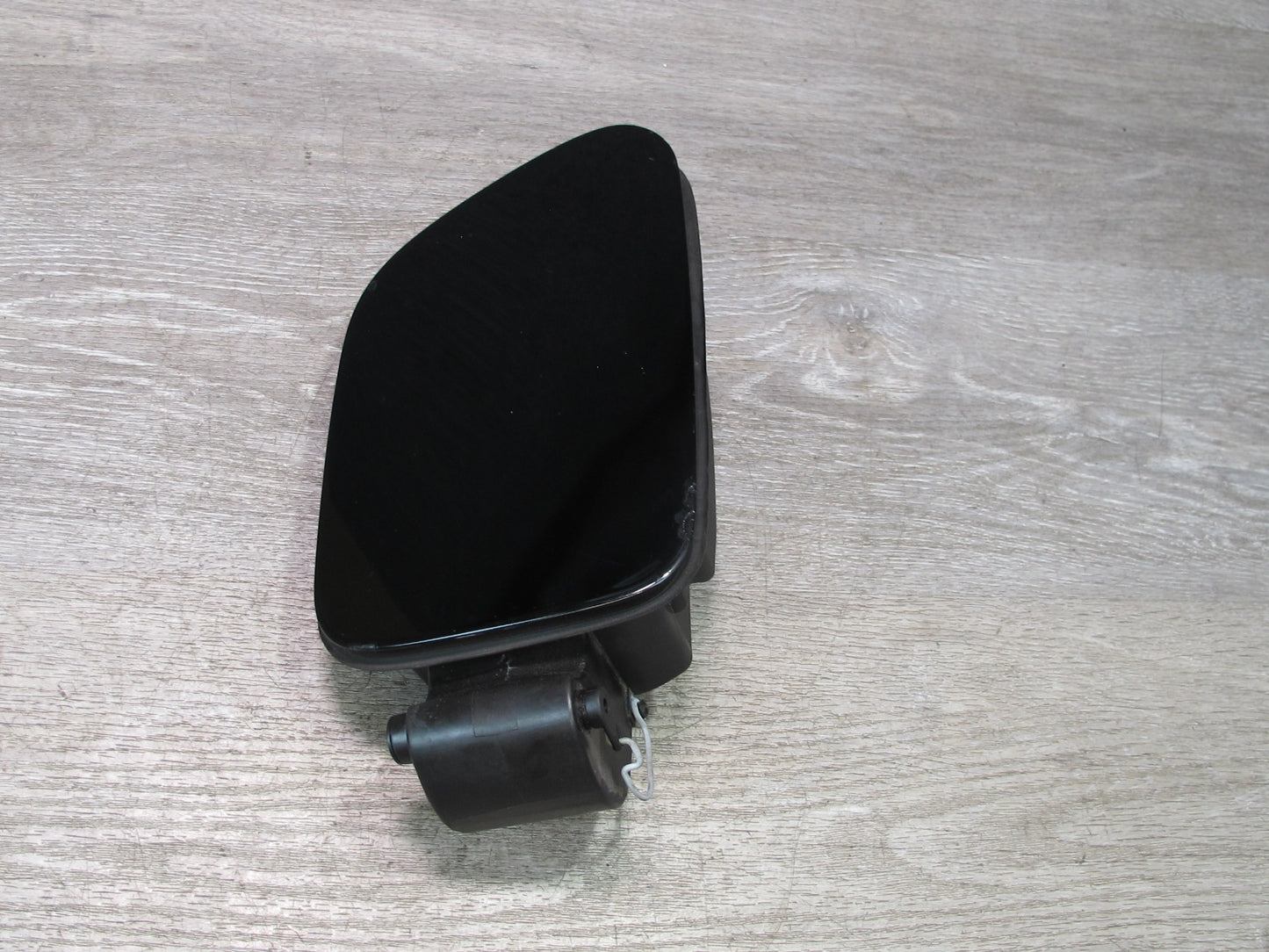 2006-2010 BMW E63 E64 M6 Fuel Tank Filler Door Lid Cover w Hinge 7009382